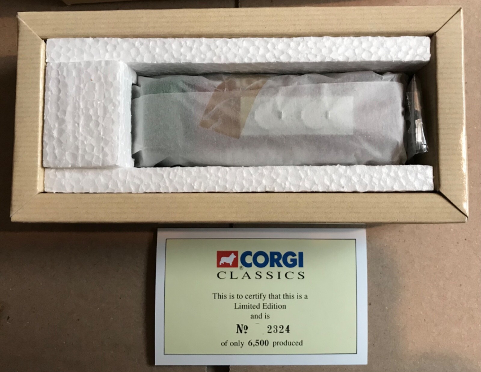 Corgi Classics 98449 White Petrol Tanker the Petrol Corporation (1995) #2324