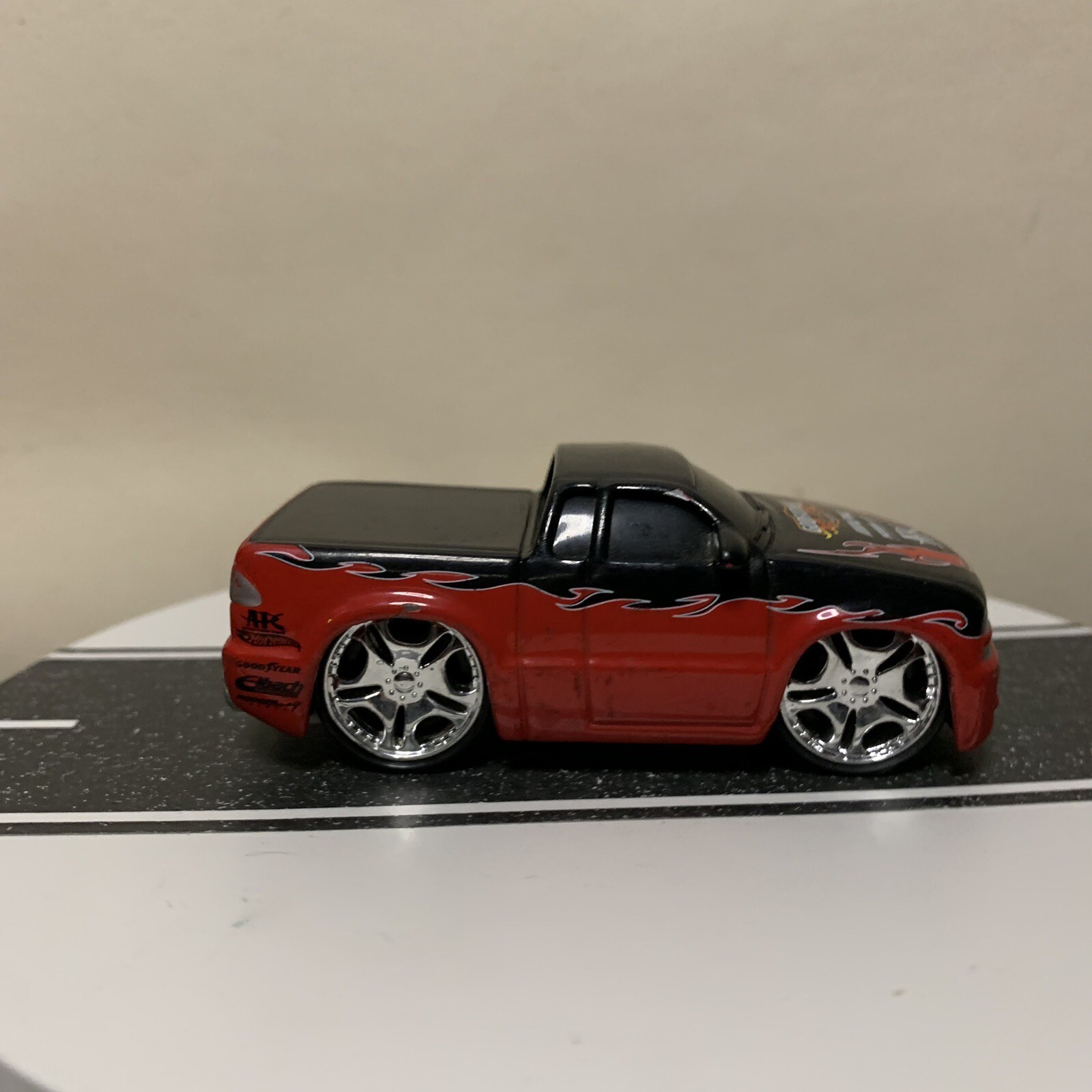 Hot Wheels Hot Tunerz Godfather Customs 2002 Chevy S10 Pickup Truck Red & Black