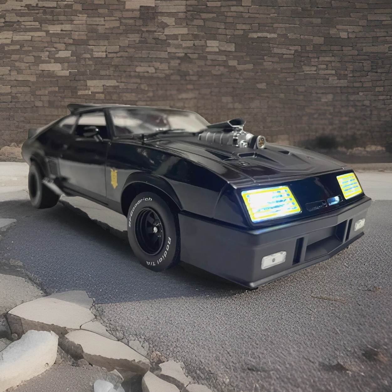 1973 Ford Falcon XB “Last Of The V8 Interceptors” Movie 1979 WORKING LIGHT 1/18