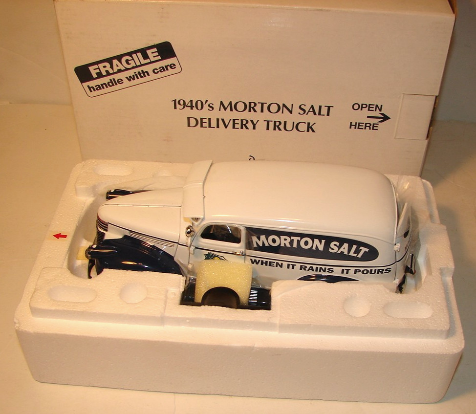 Danbury Mint 1940’s MORTON SALT DELIVERY TRUCK 1:24 White W/ Salt Boxes *NIB*