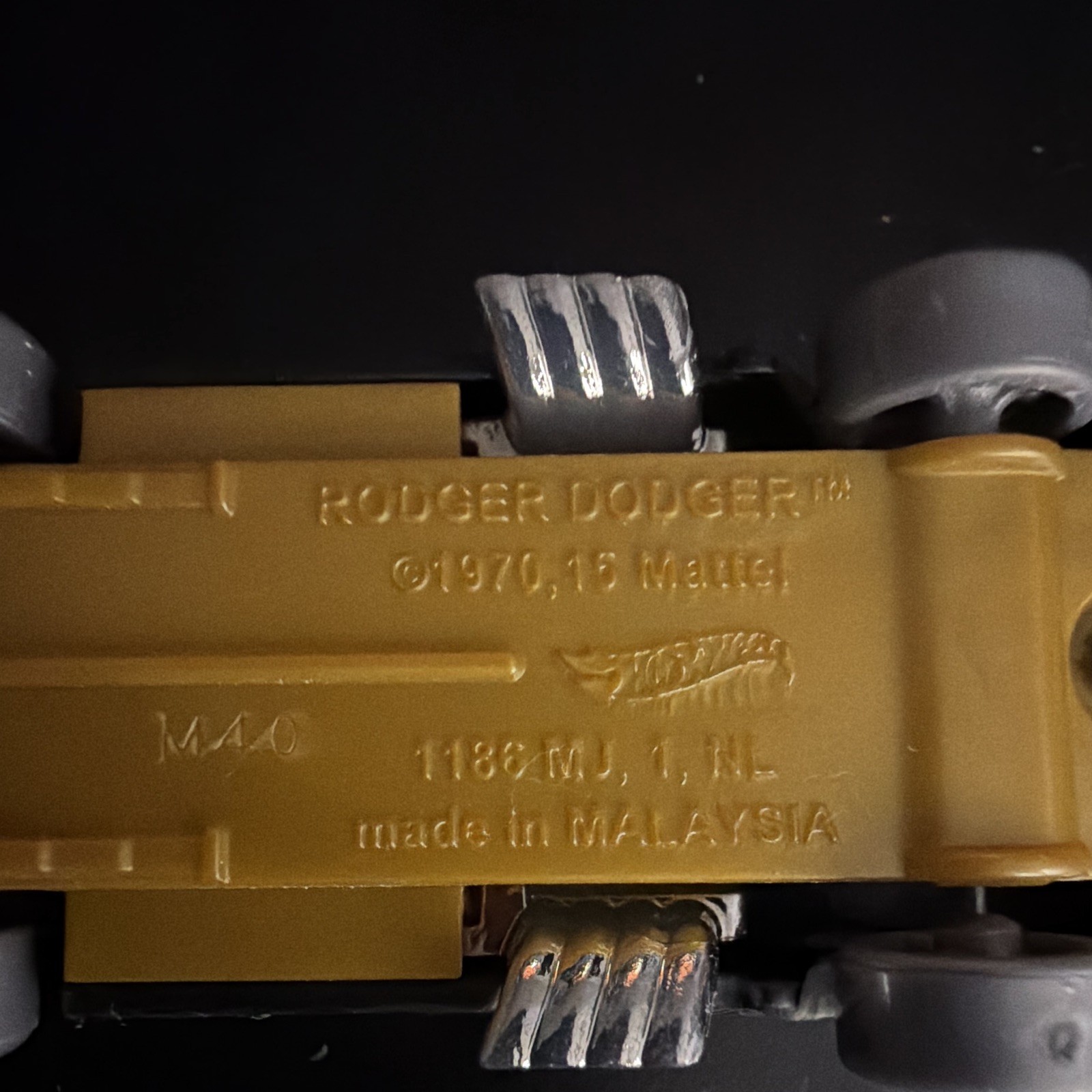Hot Wheels 1:64 1970 Dodge Rodger Dodger Steampunk Black/Gold Chrome Engine