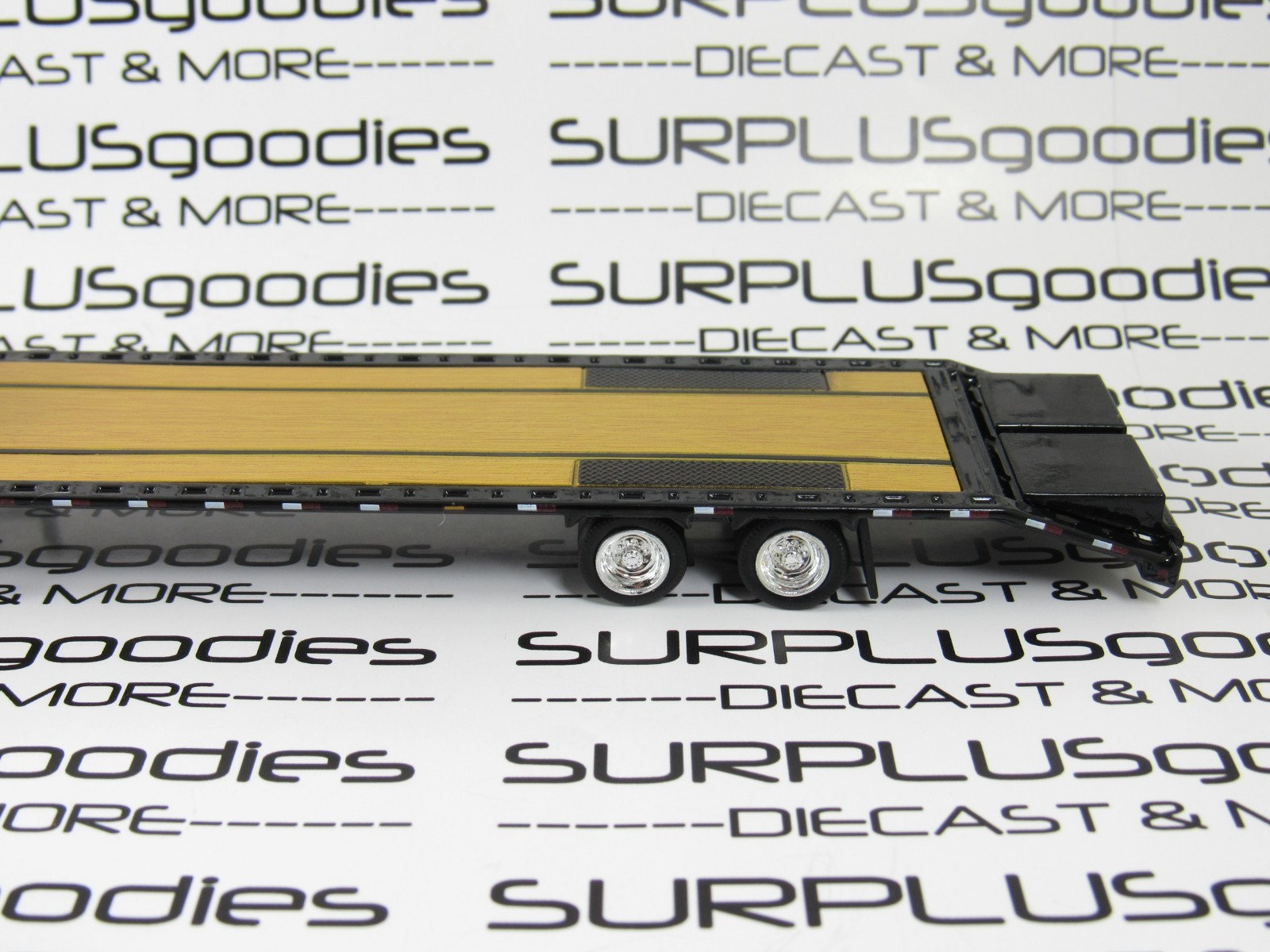Greenlight Black 2022 GMC SIERRA 3500 DENALI Dually Pickup w/Gooseneck Trailer