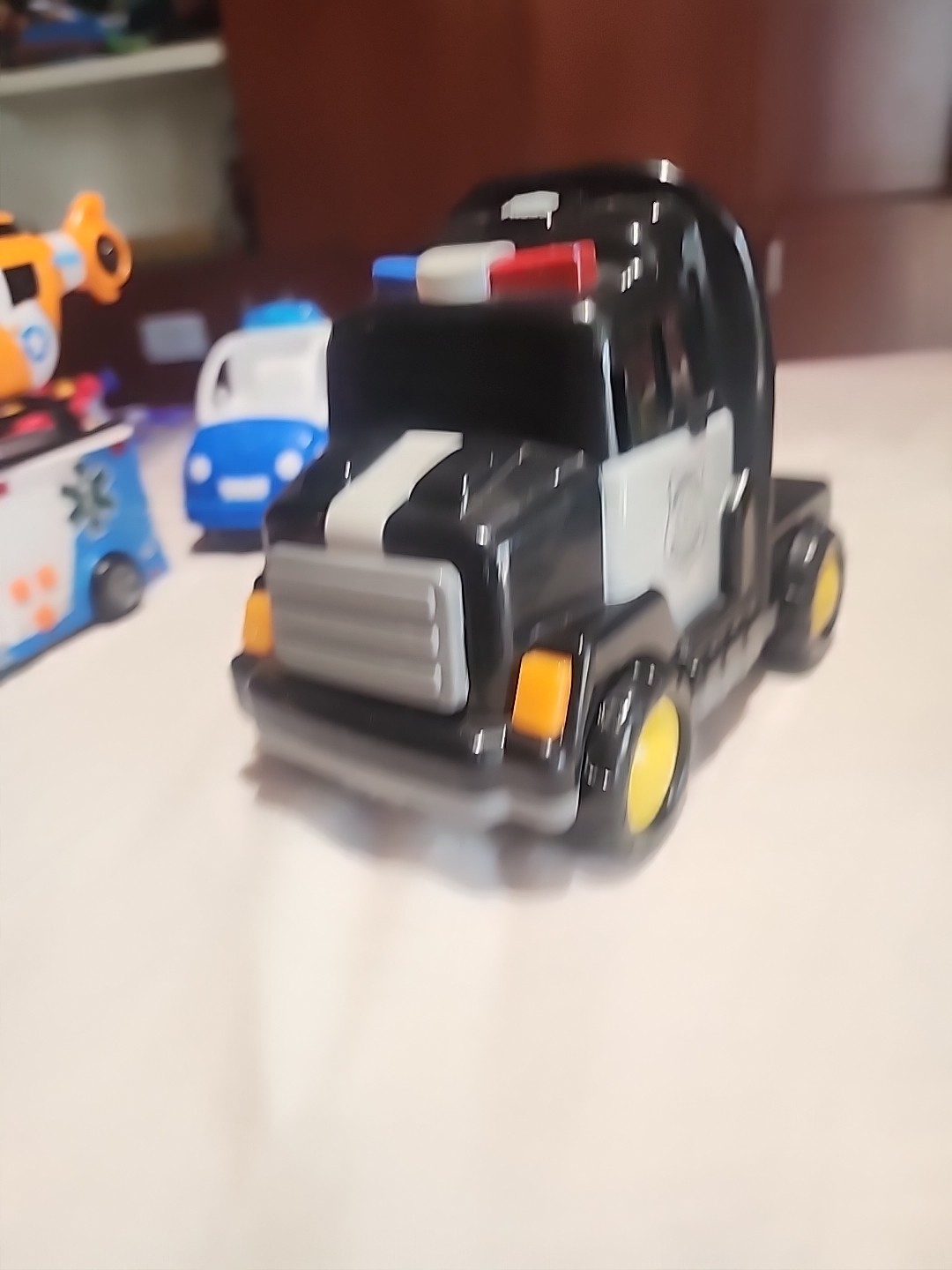 7 Emergency! Vehicle Lot Sight & Sound Toys