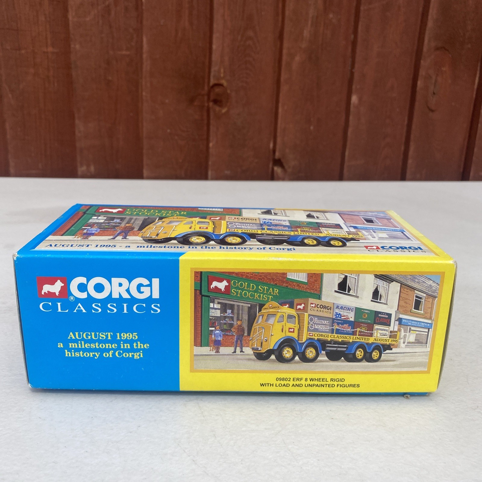 Corgi Classics August 1995 Milestone in the history CorgiERF 8 Wheel Rigid 09802