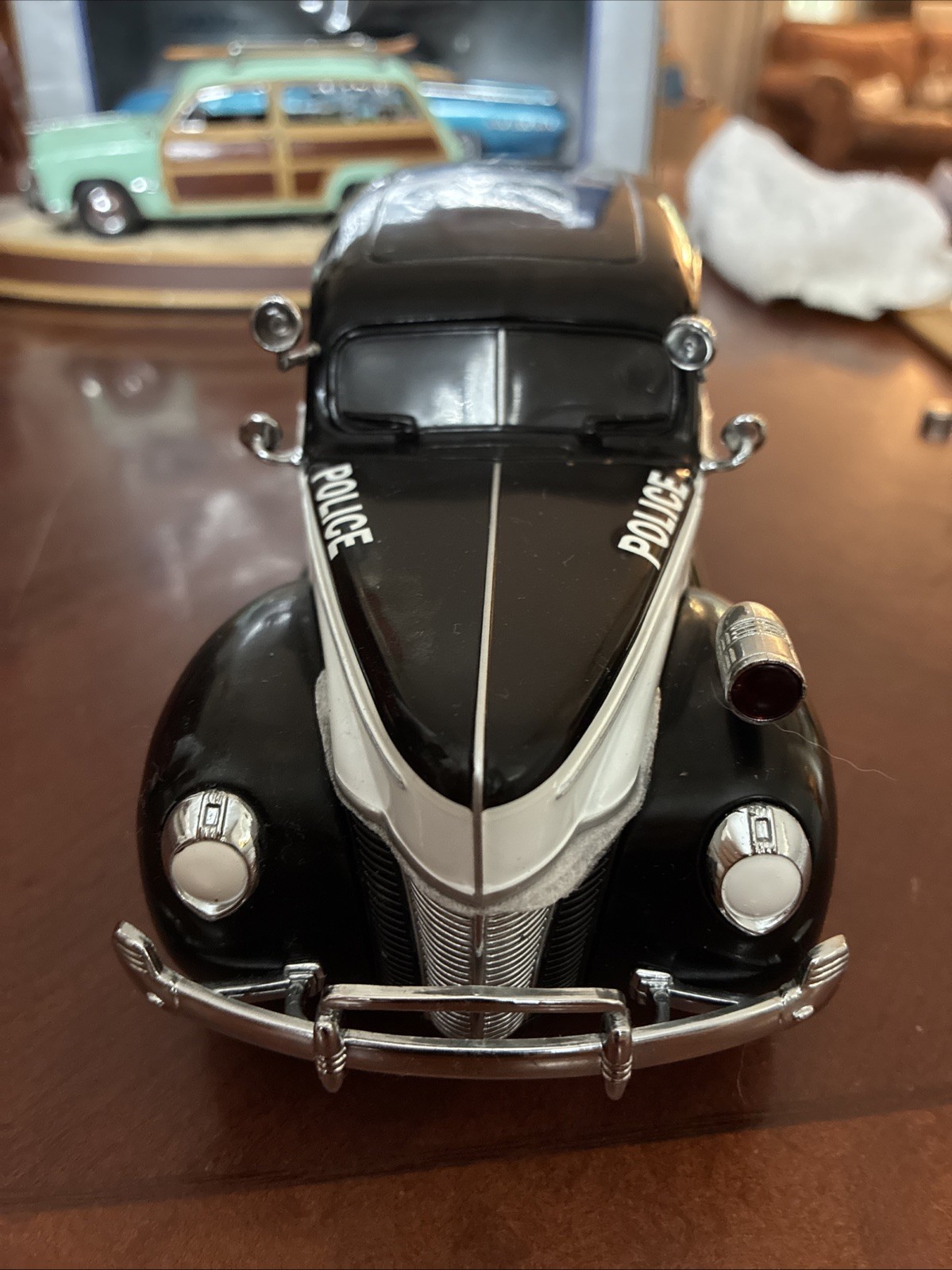 MATCHBOX 1940 FORD POLICE SEDAN DELIVERY METRO POLICE EST 1/18 SCALE