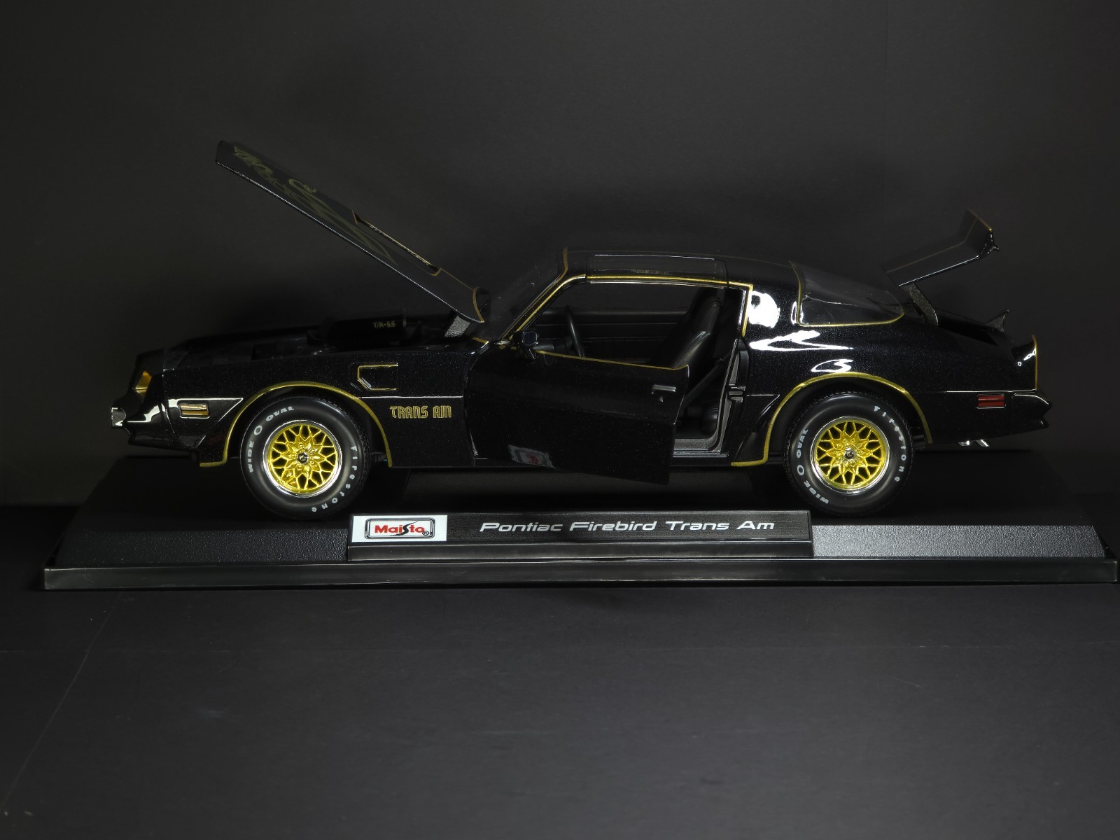 Pontiac Firebird Trans Am 1:18 Maisto Exclusive Style Special Edition – Black
