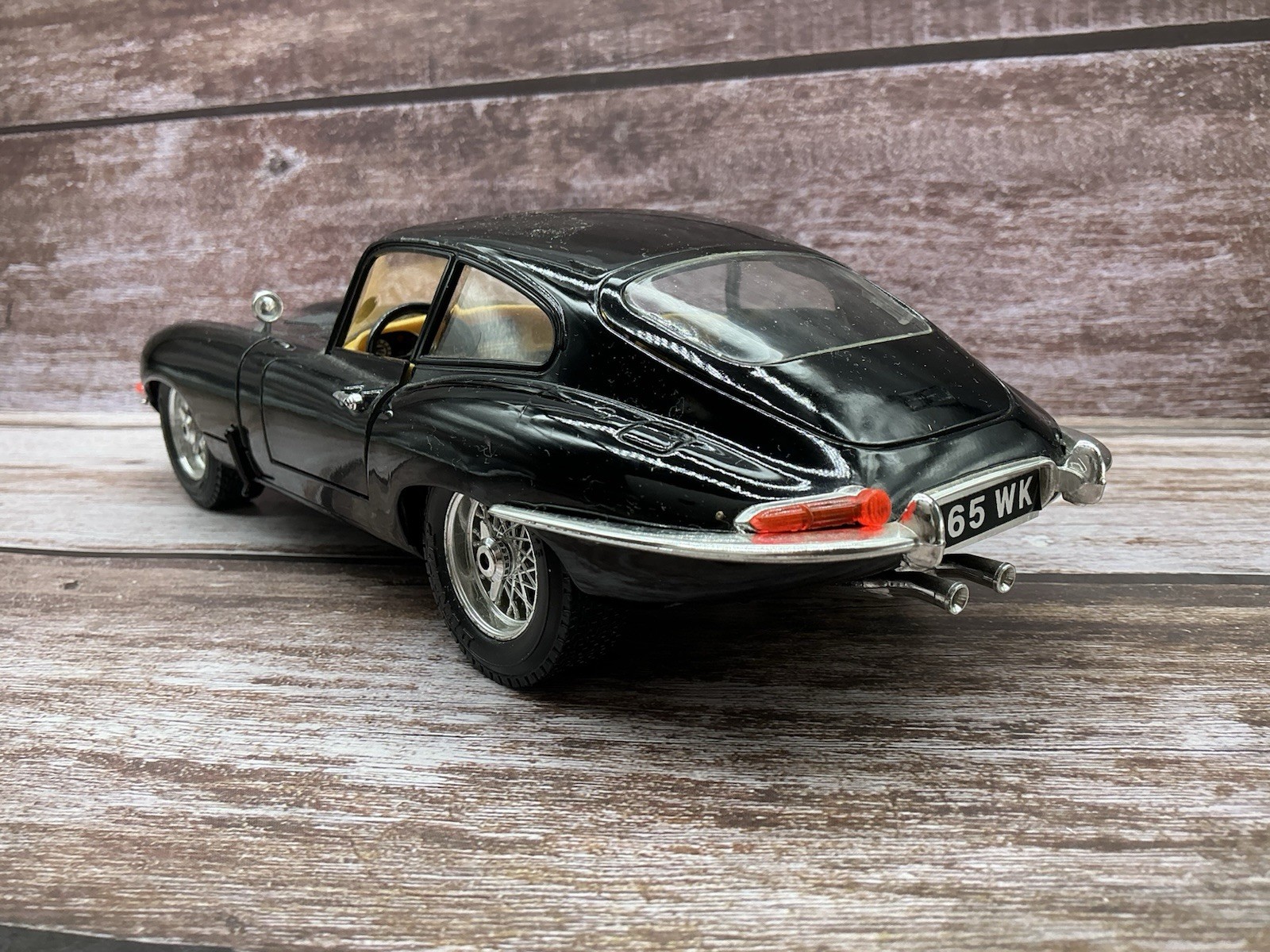 Burago 1/18 ~ Jaguar E-Type Coupe ~ Black