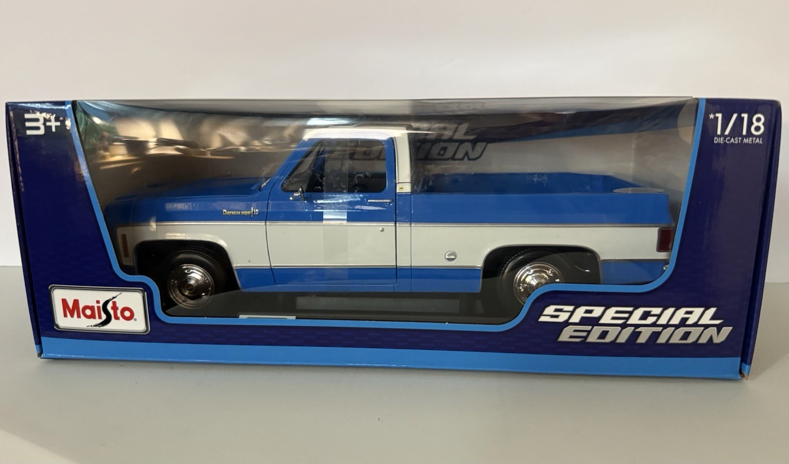 Maisto 1:18 Chevrolet C10 Cheyenne Super Blue/White Diecast Pickup Truck New NIB