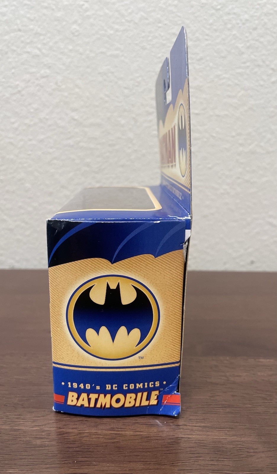 Batman 1940’s DC Comics Batmobile Corgi 77317 1:43 Scale Die-Cast Vehicle