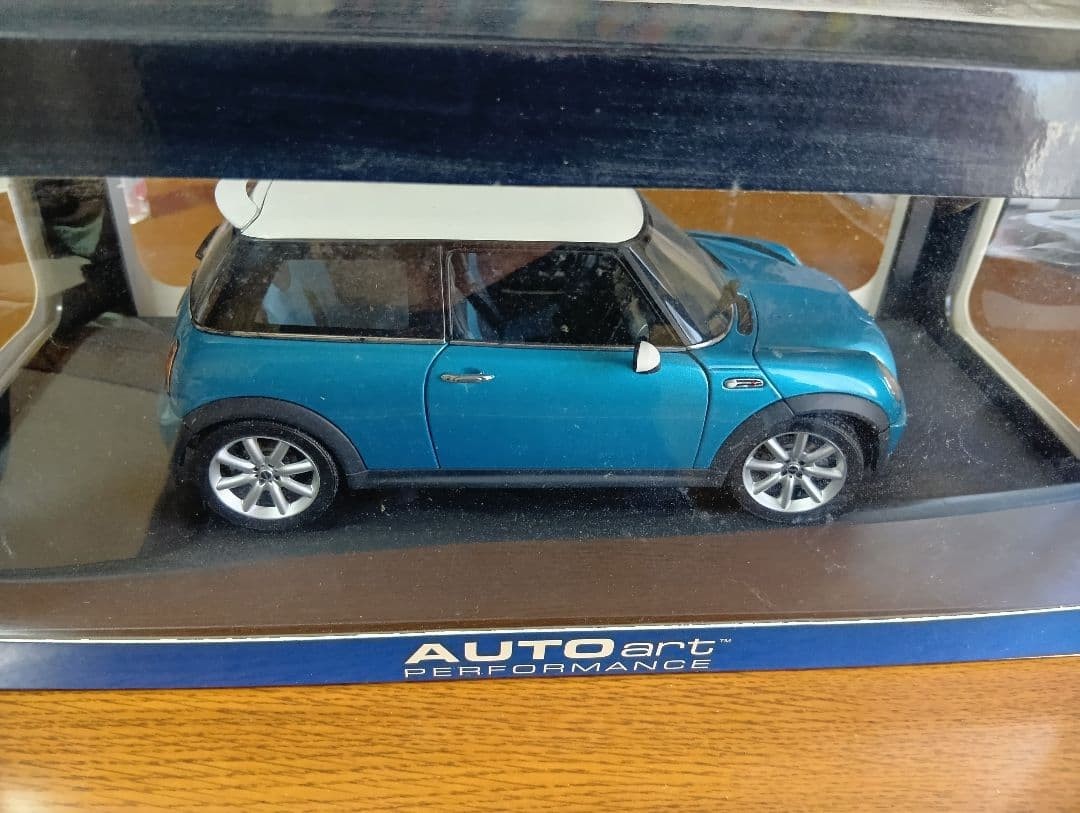 AUTOart 1/18 Mini Cooper S R53 Electric Blue 74841 Diecast Model
