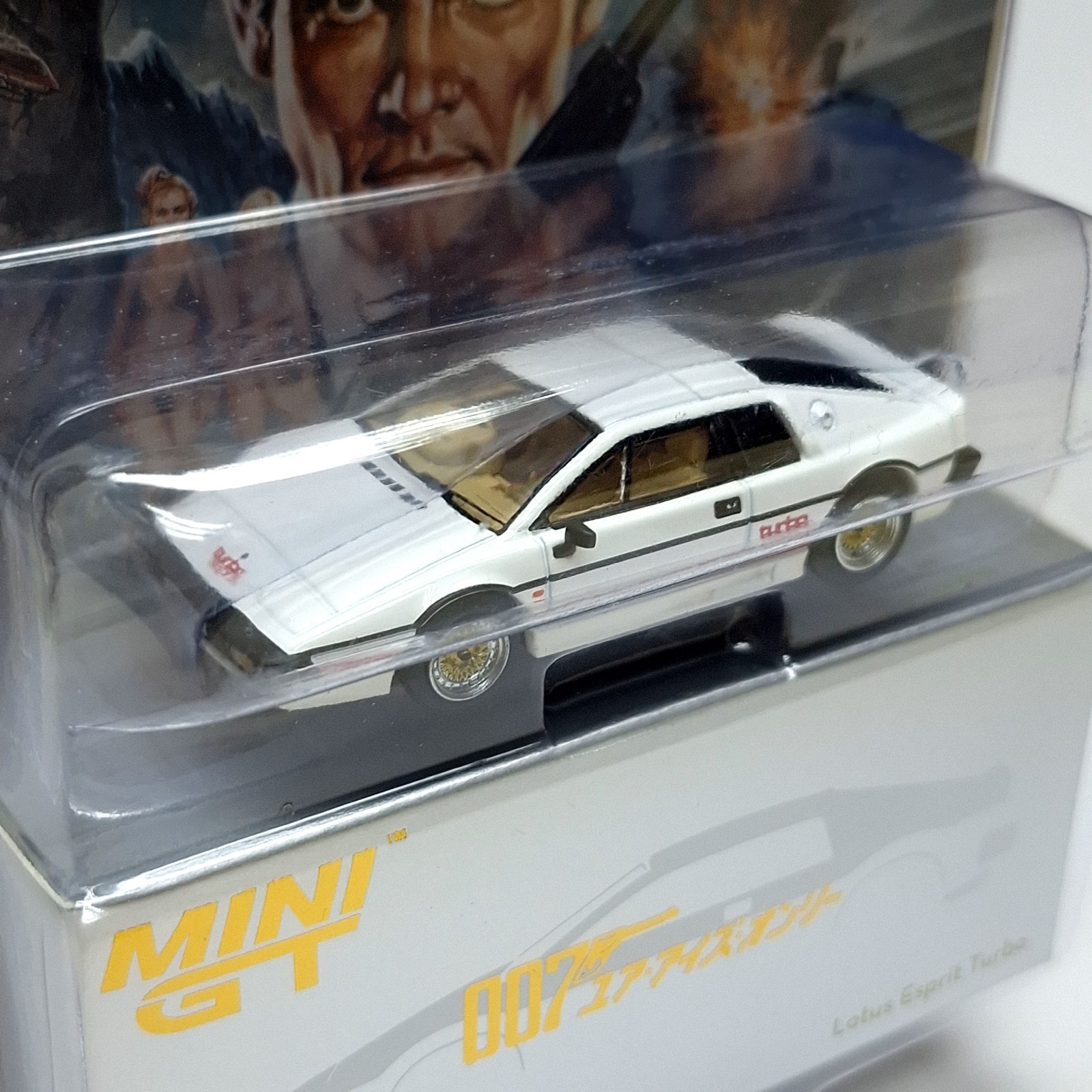MINI GT 907 Lotus Esprit Turbo White ” For Your Eyes Only ” 1/64 New Diecast Car