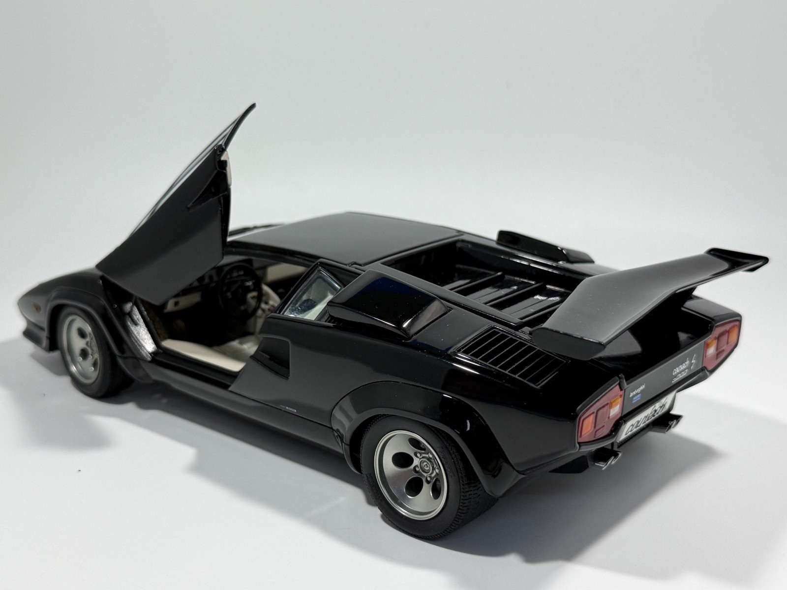 1/18 AUTOart Lamborghini Countach 5000S 74533 Rare! MINOR ISSUES READ US Seller