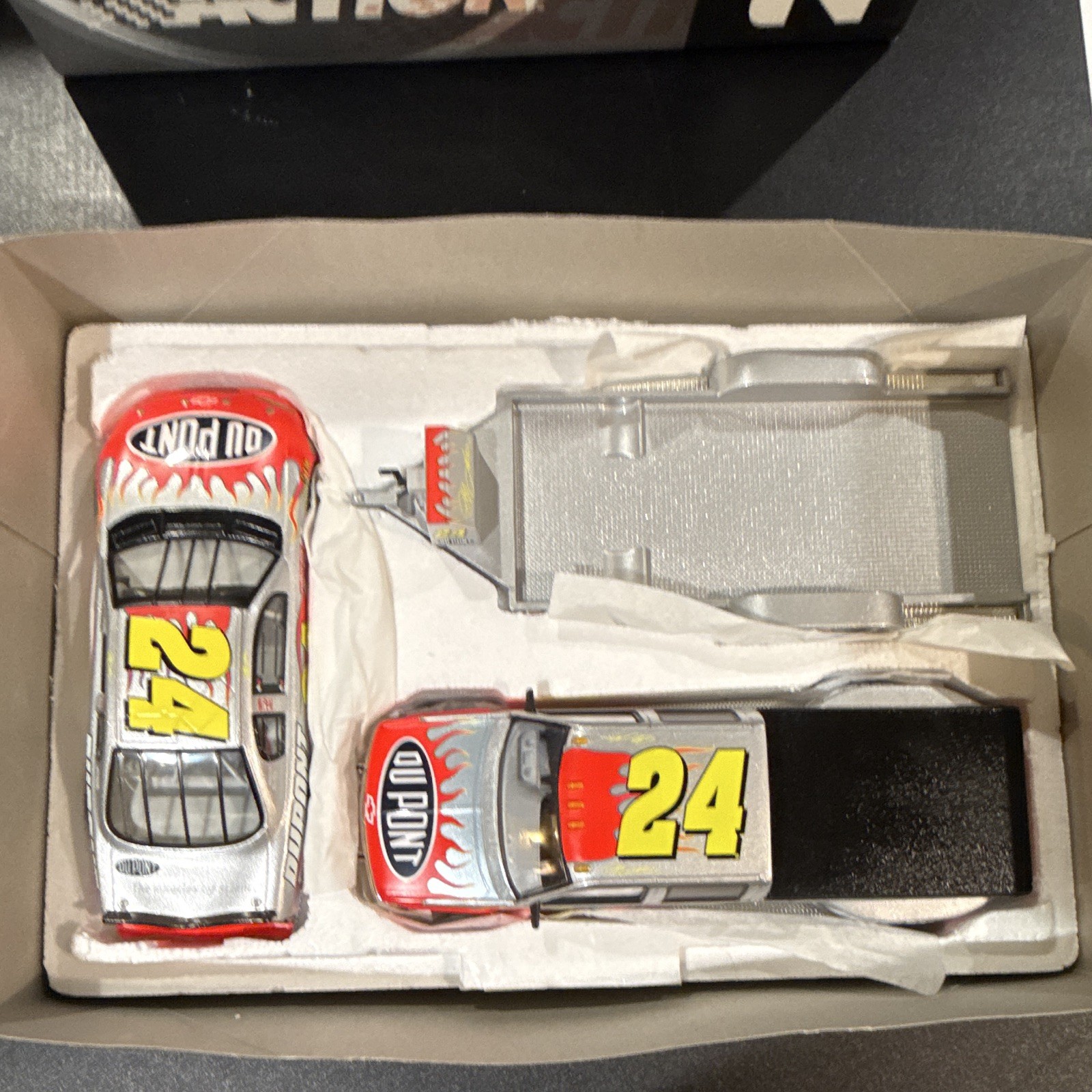 1:24 Jeff Gordon #24 DuPont 2001 Chevy Monte Carlo w/Open Trailer COA 29 of 960