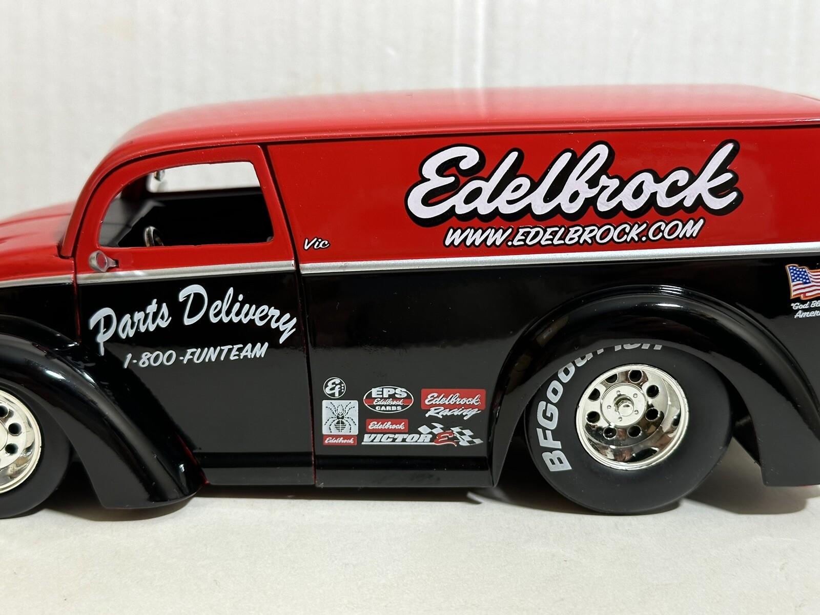 JADA DUB DIV CRUISER EDELBROCK RED / BLACK 1:24 DIECAST MODEL CAR NEW NO BOX