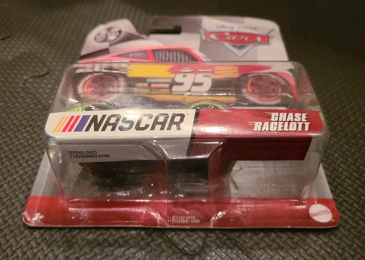 Disney Pixar Cars NASCAR Series Chase Racelott Metal 9 Vitoline
