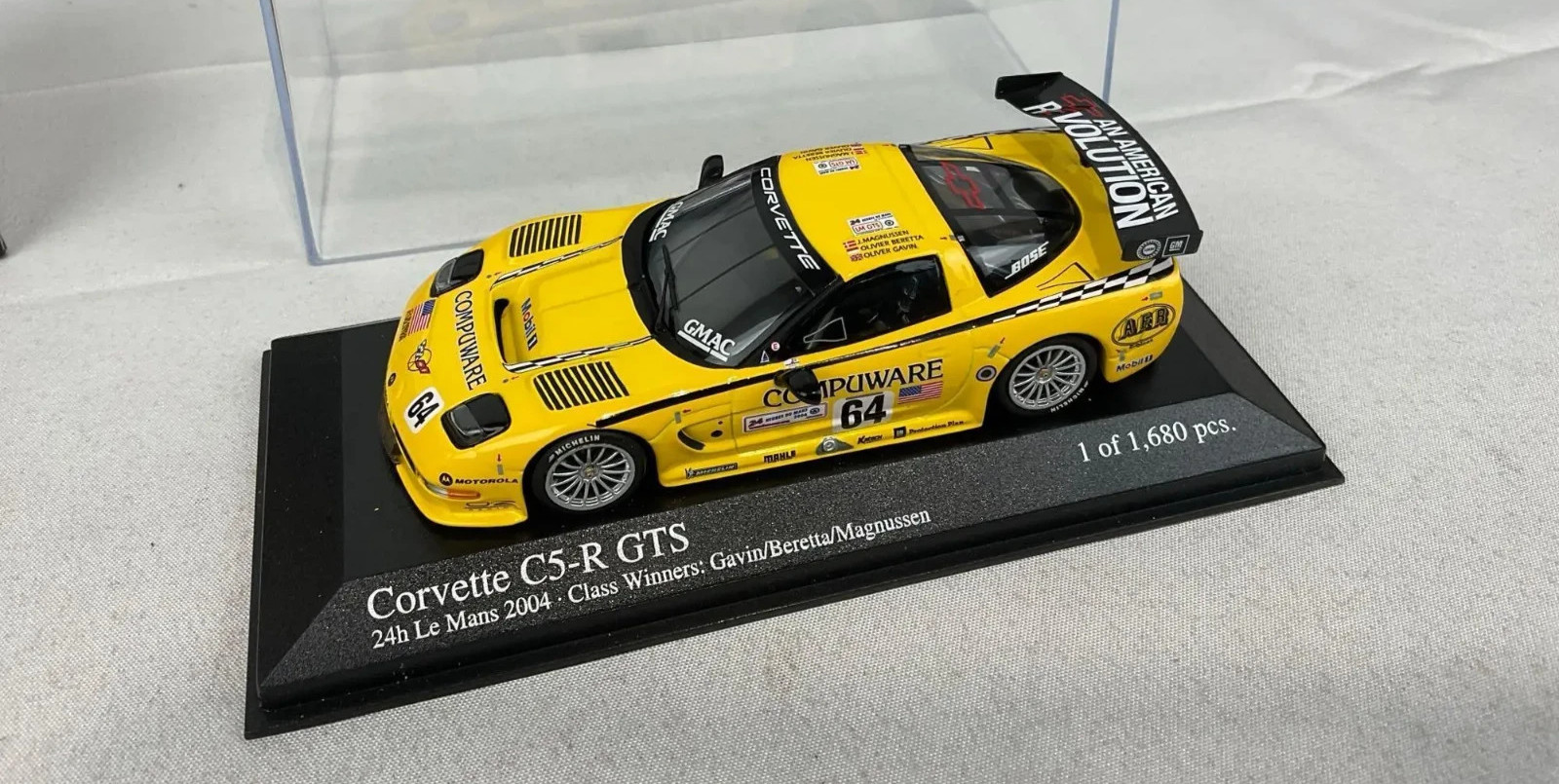 1/43 Minichamps Corvette C5R 24H Le Mans 2004 Winners Gavin Beretta Magnussen