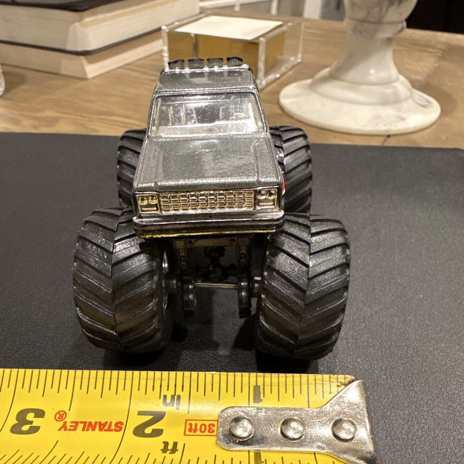 Hot Wheels Monster Jam Excaliber 1:64 Diecast Monster Truck Silver/Black/Red