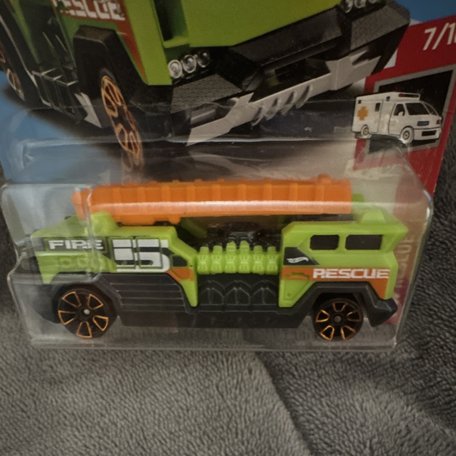 Hot Wheels HW Rescue 5 Alarm 2015 Fire Vehicle Green/Orange Diecast 1:64
