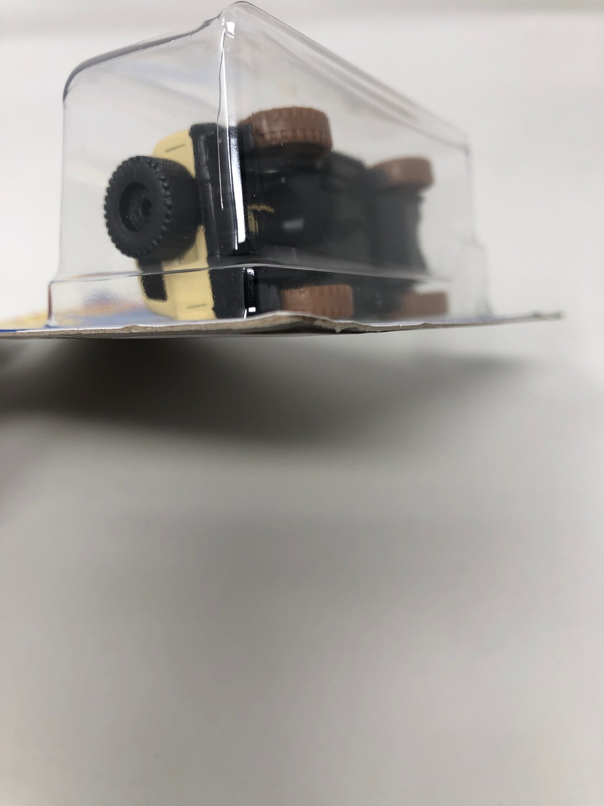 Hot Wheels Toyota Land Cruiser 80, Mud Studs 2/5
