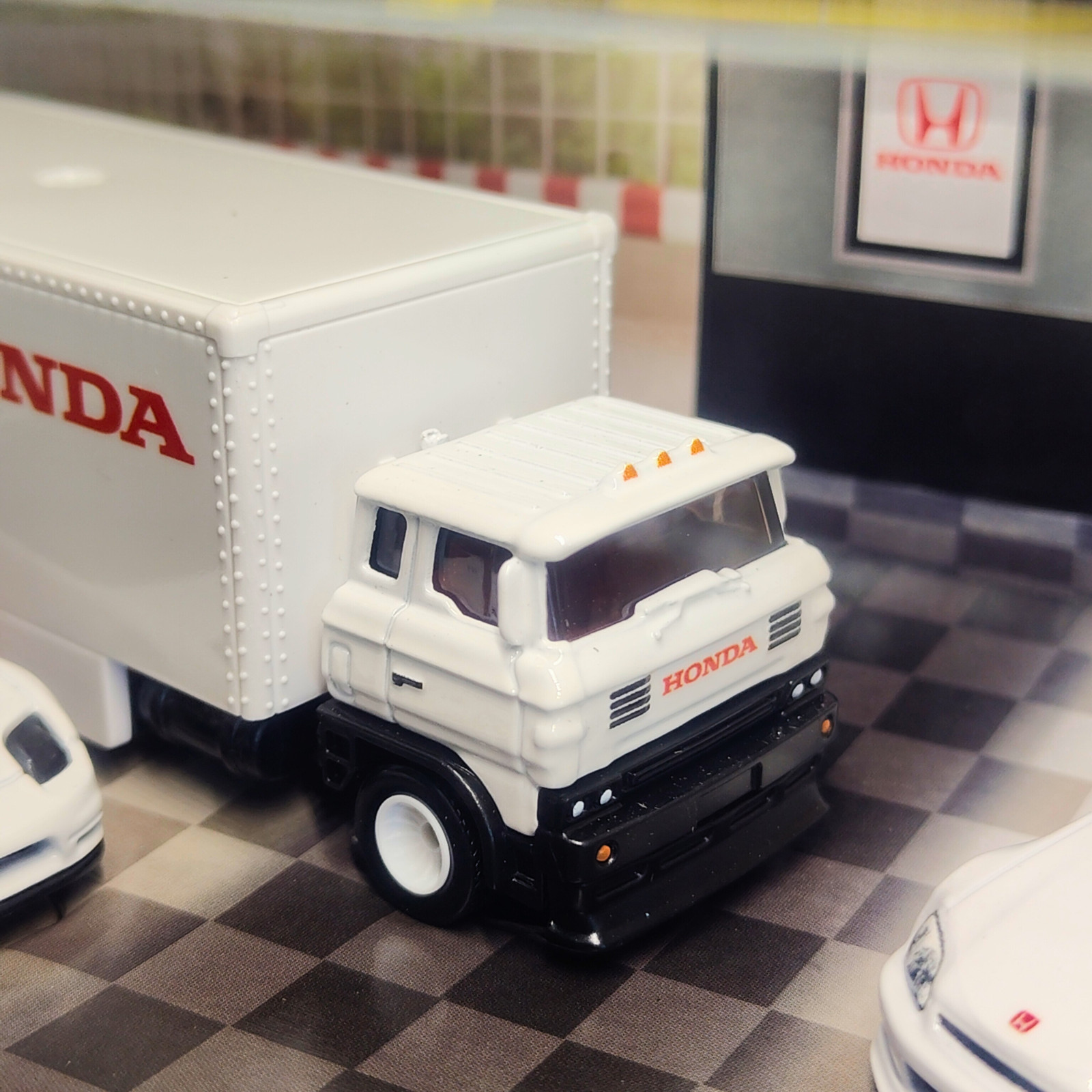Hot Wheels 2025 Premium Collector Diorama Honda Set Civic Type-R, NSX-R, S2000