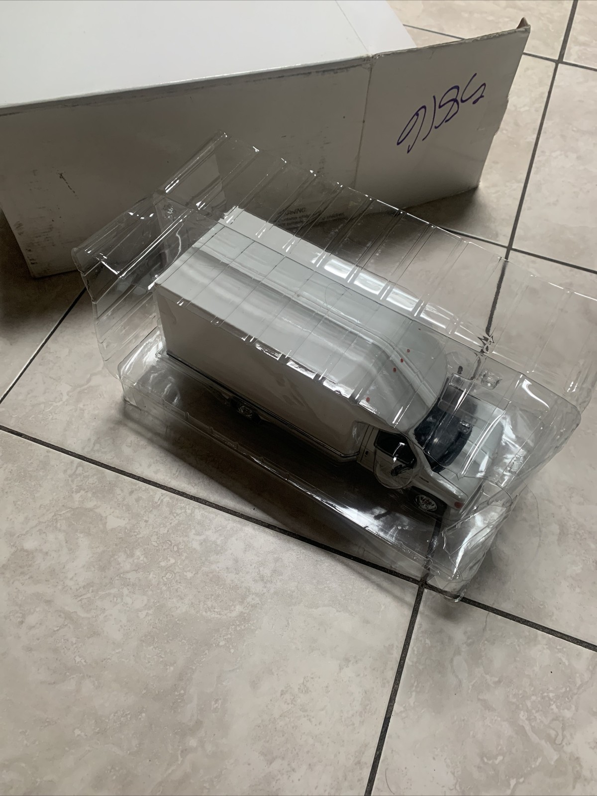 Ford E-350 Diecast Moving Truck Cargo Van 1/24 Scale NEW Plain White On the Move