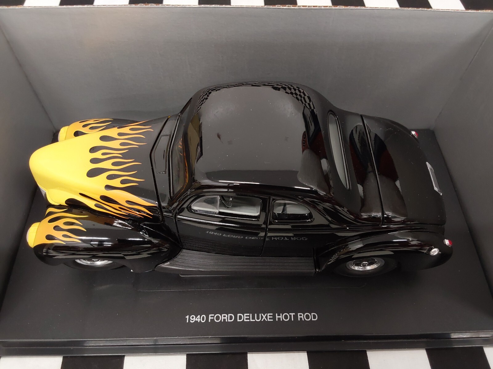 1940 Ford Deluxe Hot Rod Coupe Flathead V-8 Tri-Power Eagle’s Race 1/18 scale
