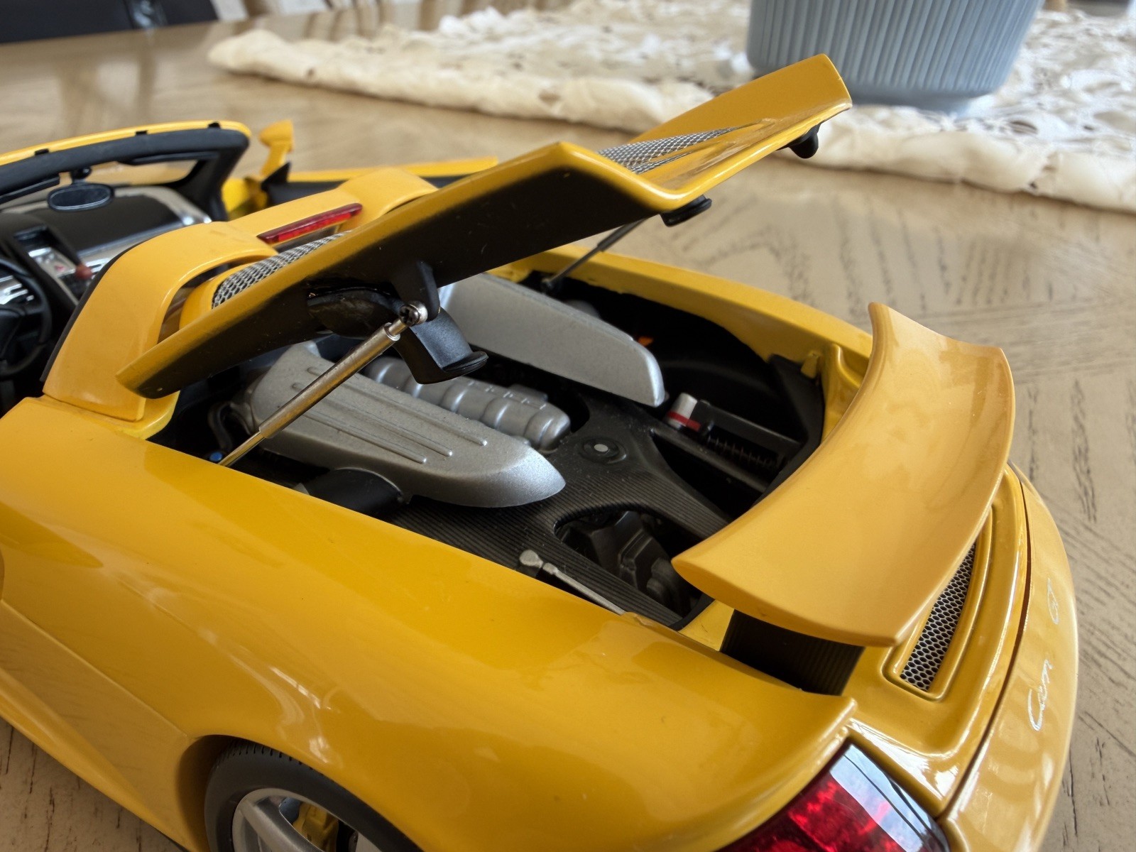 AUTOart Porsche Carrera GT 1:18 VERY RARE Yellow