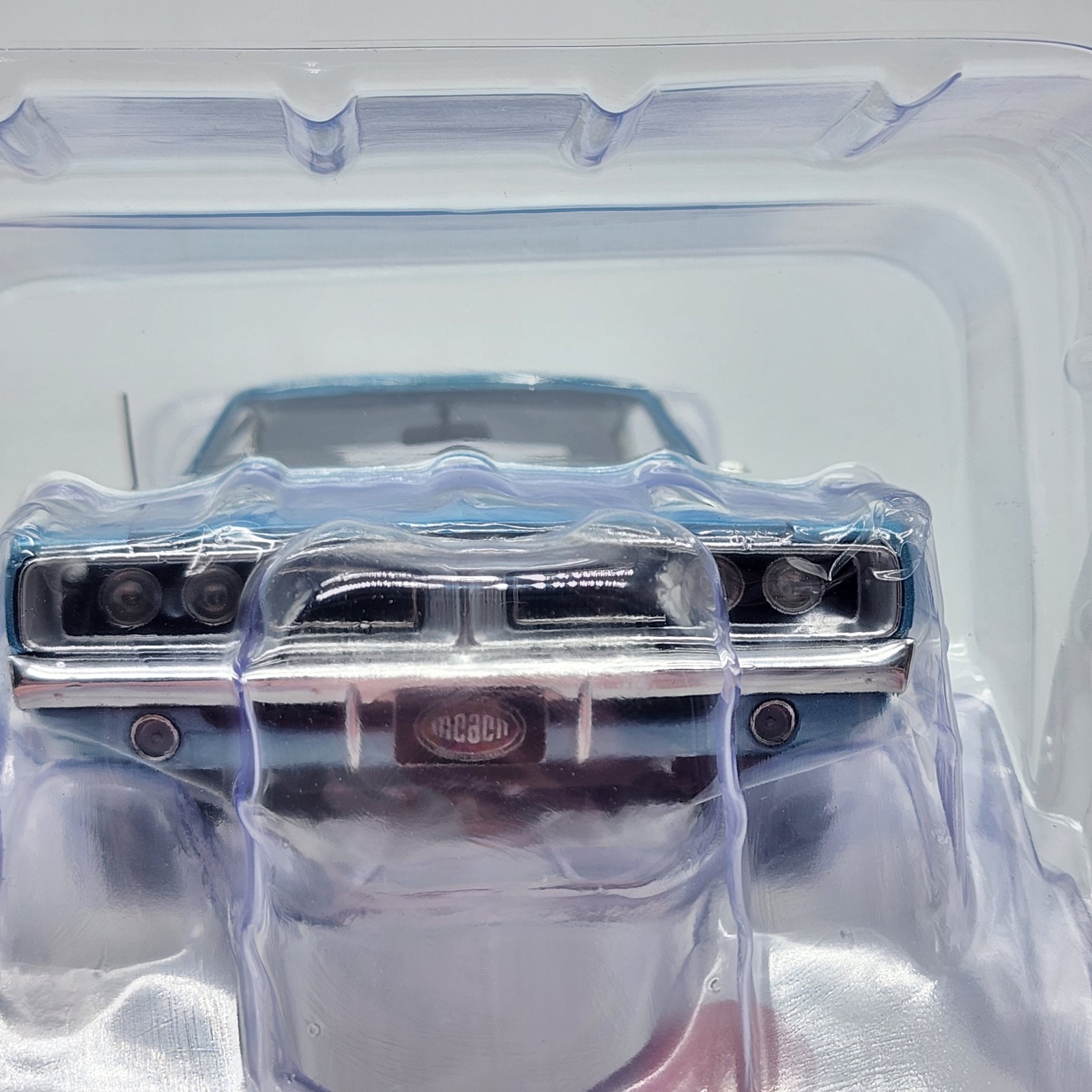 57Z Auto World 1:18 1969 Dodge Charger American Muscle Rare Color Variant