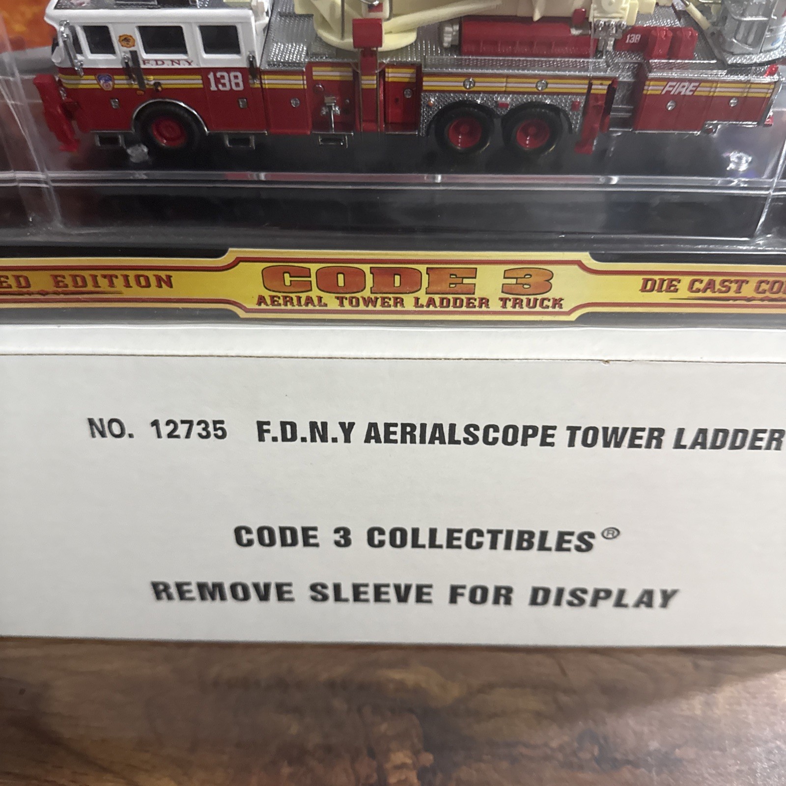 Code 3 Collectibles FDNY Aerialscope Tower Ladder 138 #12735 1/64 Fire Truck New