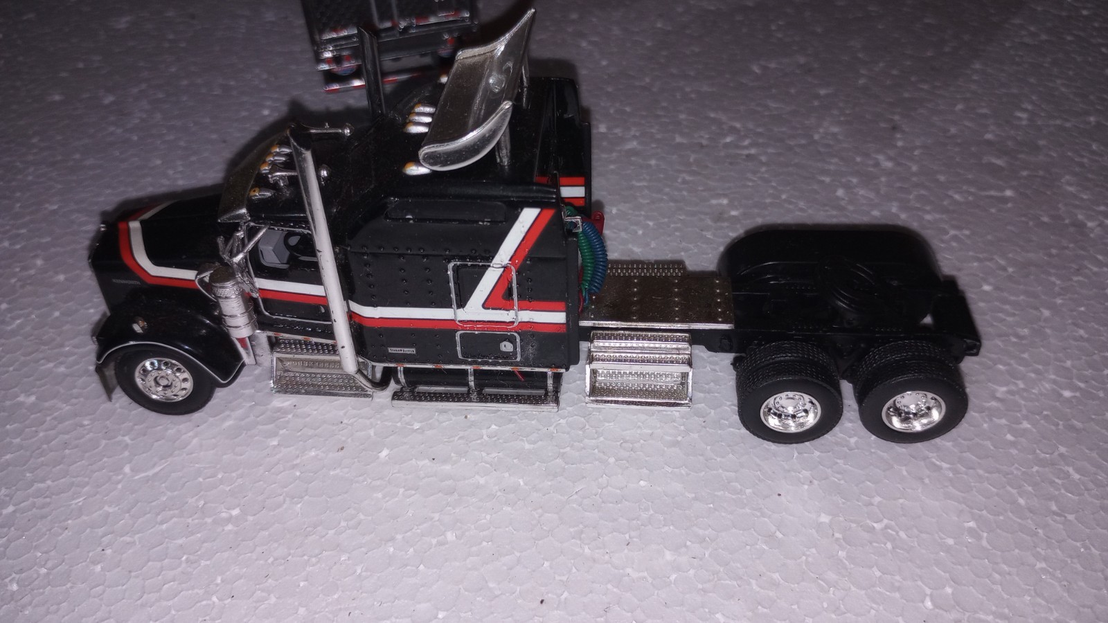 1/64 Dcp Kenworth With Matching Trailer As Is Broken And Missing Parts