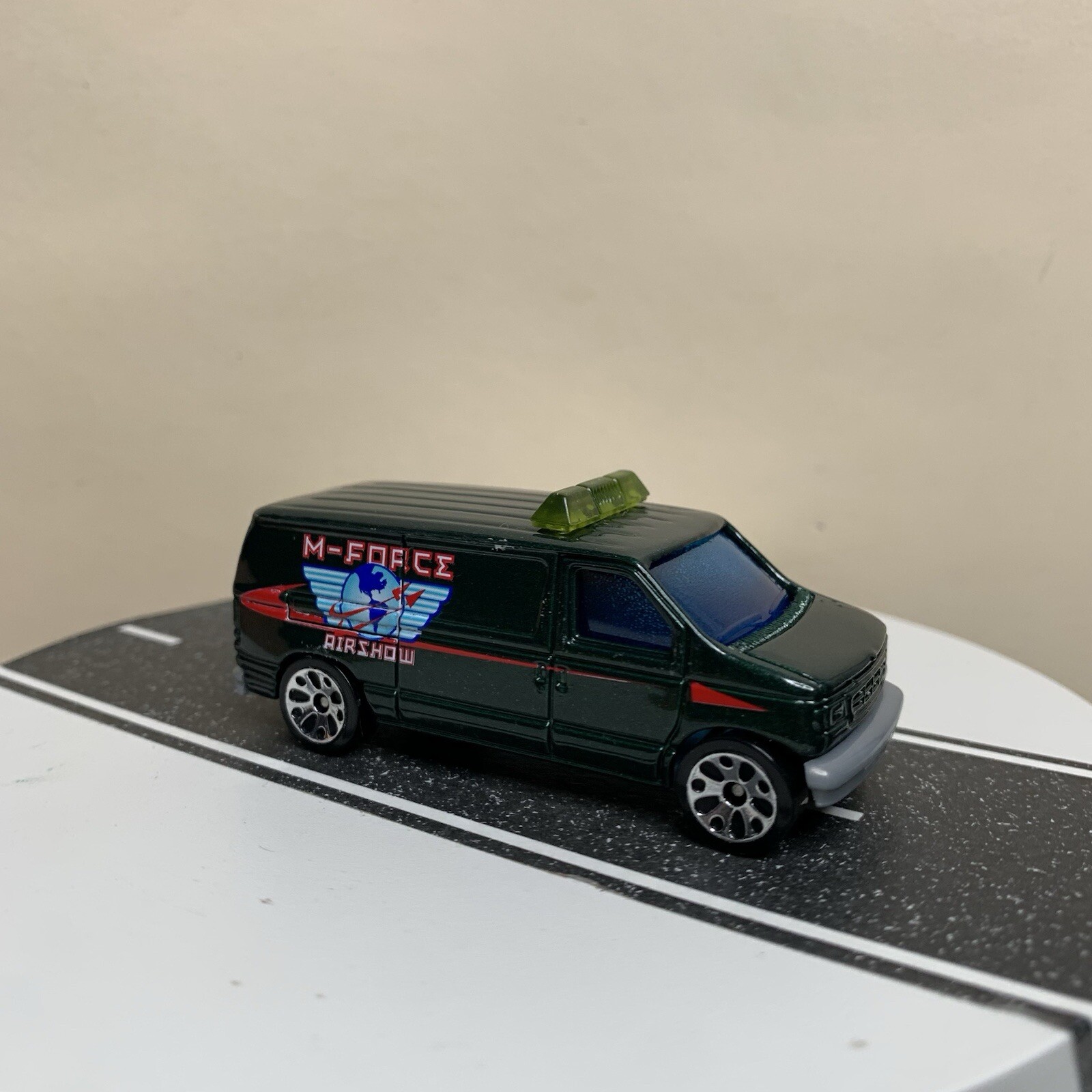 Matchbox Ford Panel Van Airspeed Dark Green Metallic M-Force Airshow w/Lights NM
