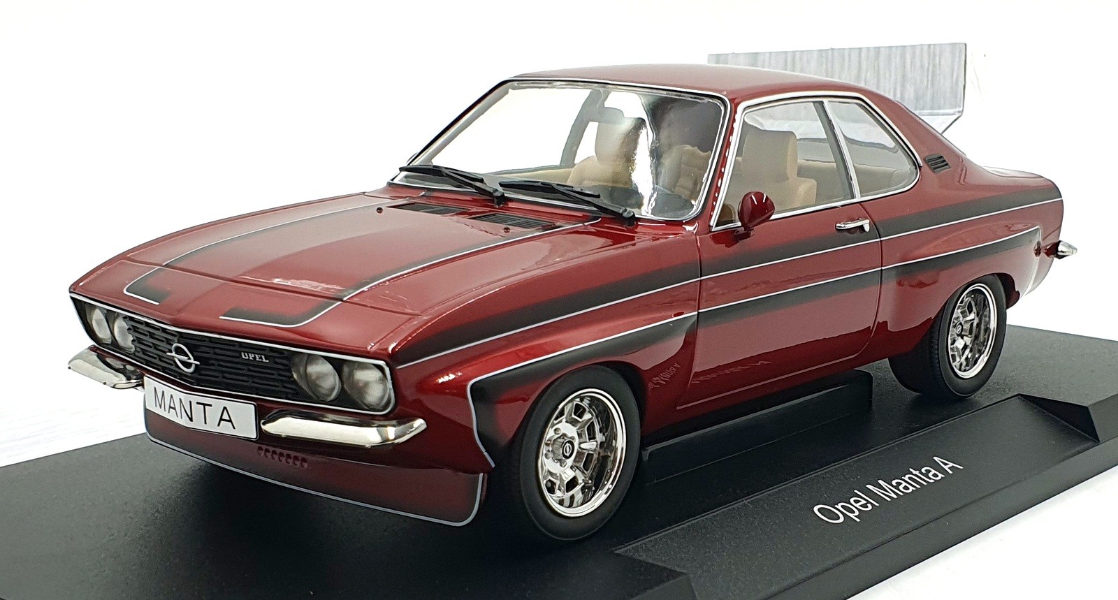 MCG 1/18 Scale Diecast MCG18427 – Opel Manta A – Met. Red