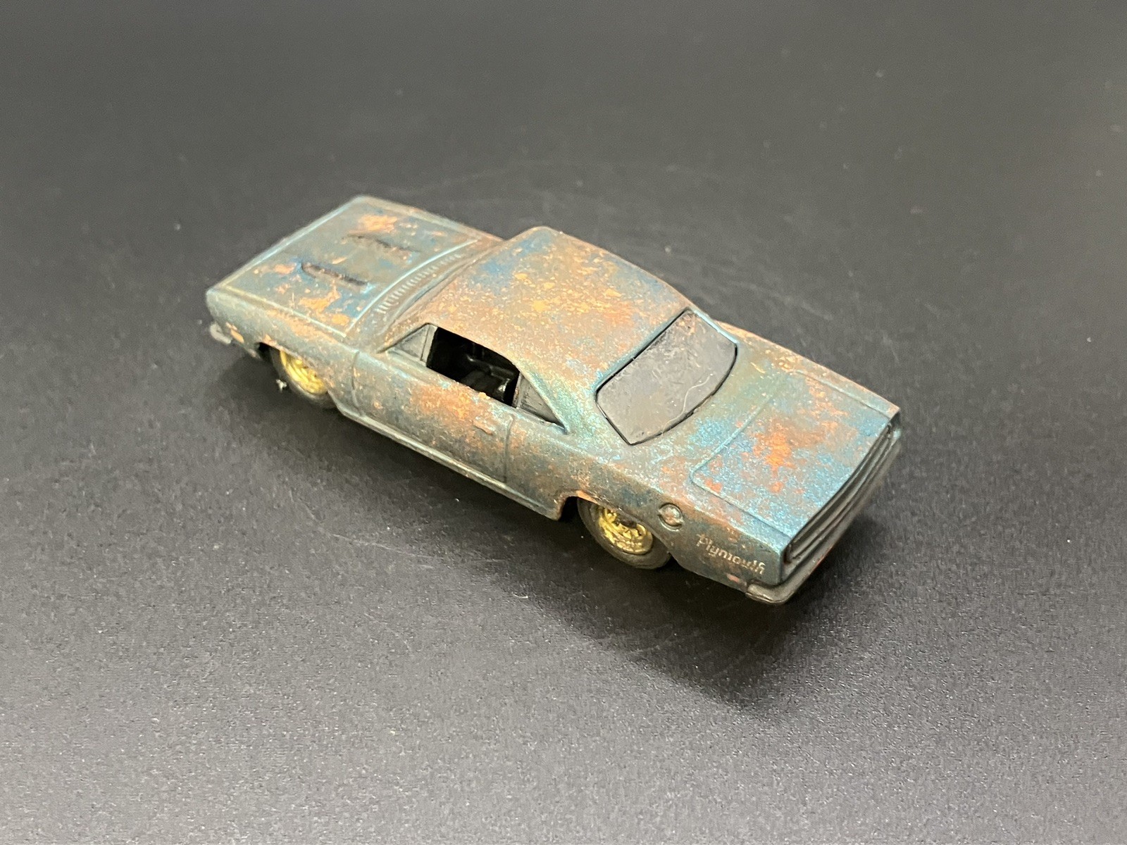 1968 Plymouth Barracuda Weathered Rusty Custom 1/64 Diecast Barn Find Hot Wheels