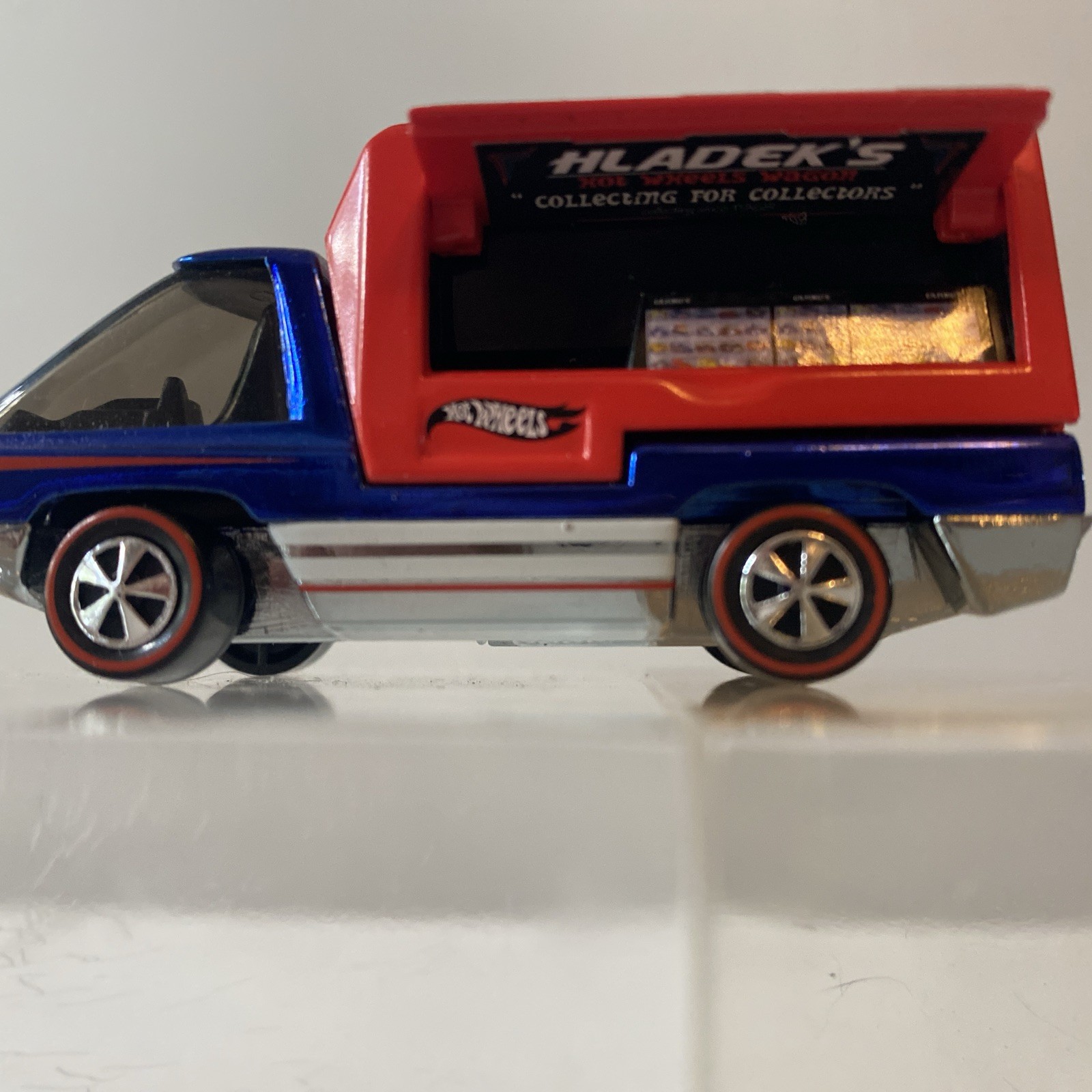 Hot Wheels Vending Truck The Heavy Dark Blue RLC REWARDS Series and 2 redlines