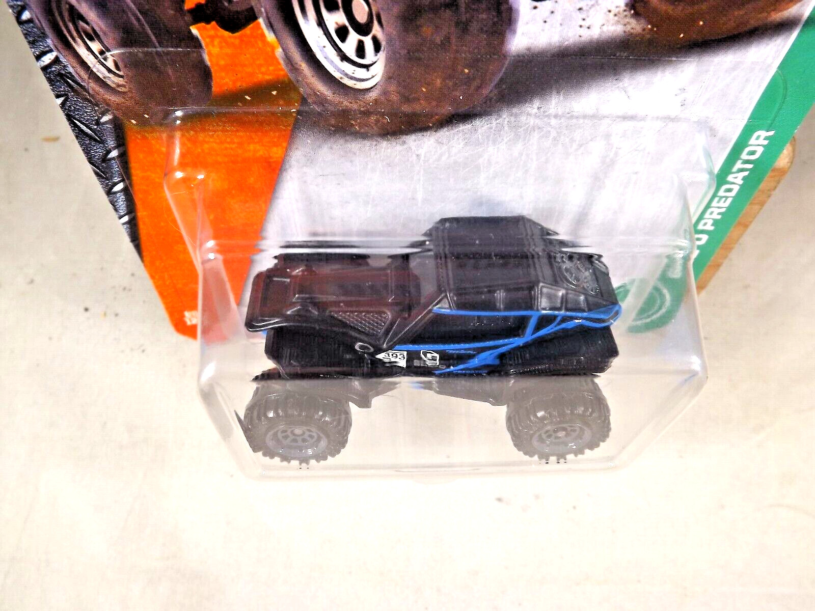 2016 Matchbox 88/125 Explorers GHE-O Predator Black-Blue w/Gray Ringed 8 Spokes