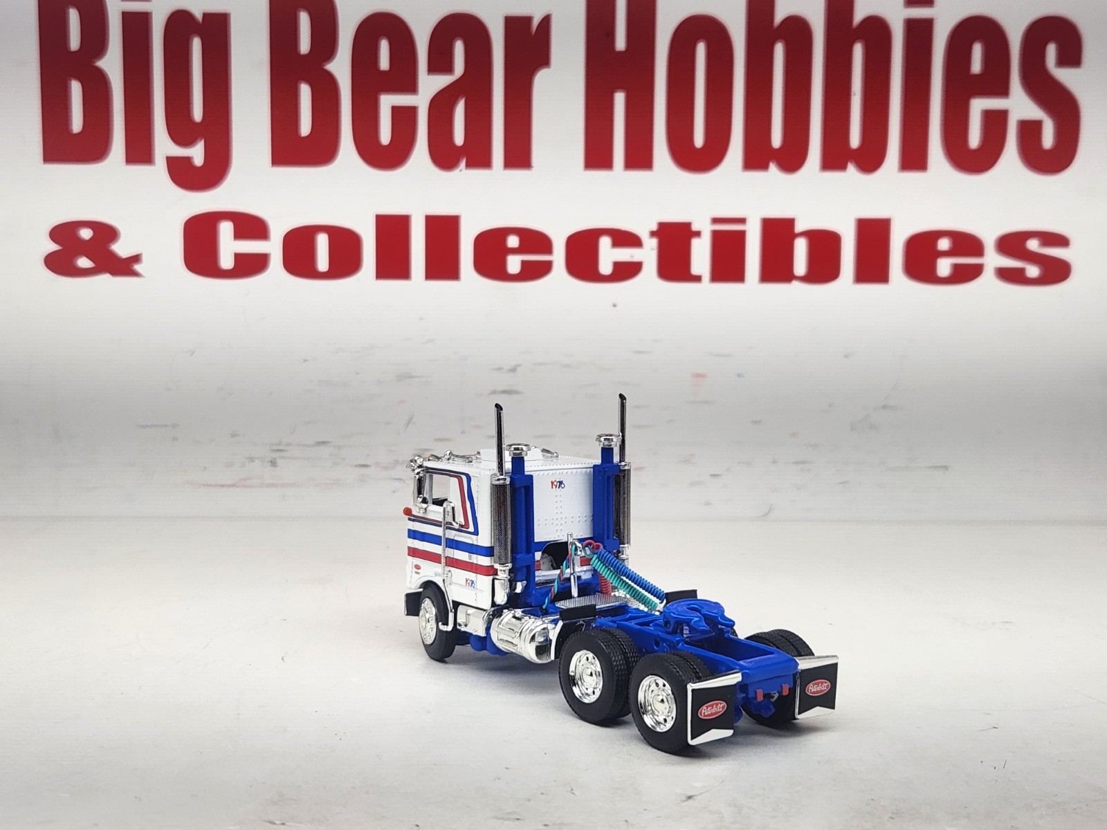 DCP NEW 1/64 Bicentennial Red, White,Blue 352 Peterbilt 86″ Bunk Cabover Tractor