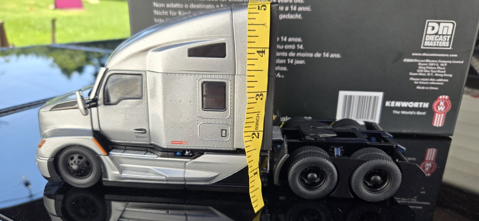 Kenworth 100 T680 1:32 Diecast Semi Truck Model Silver/Black Opening Hood/Doors