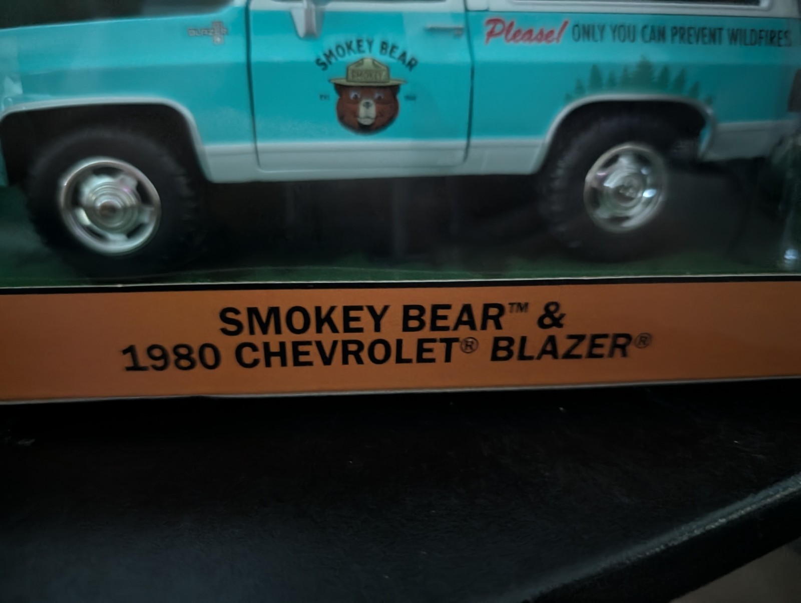 Jada Toys 1980 Chevrolet Blazer Diecast Vehicle w/ Figure Smokey Bear Theme