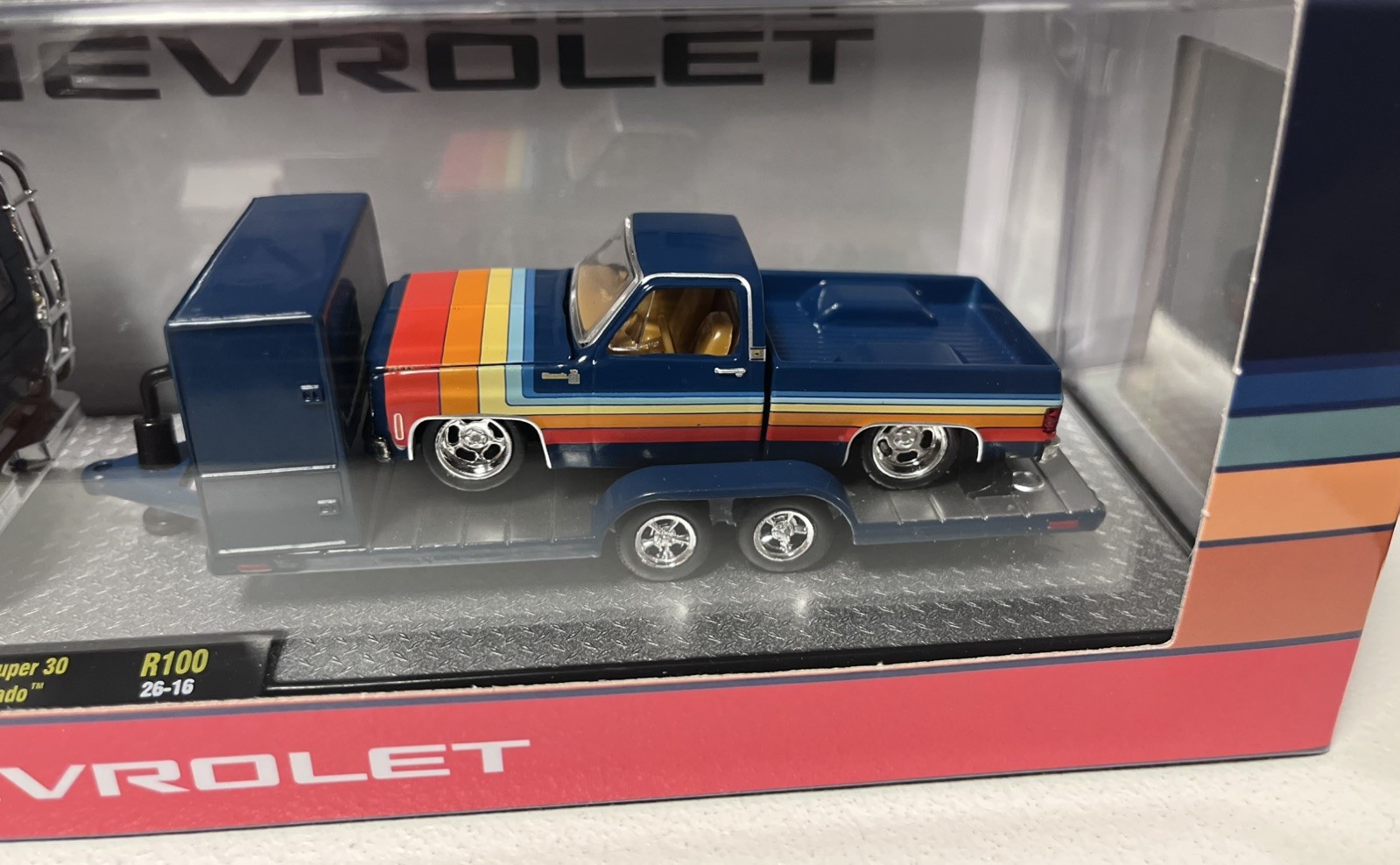 M2 Machines 1975 Chevrolet Cheyenne Super 30 & 1978 C10 Silverado Camper Hauler