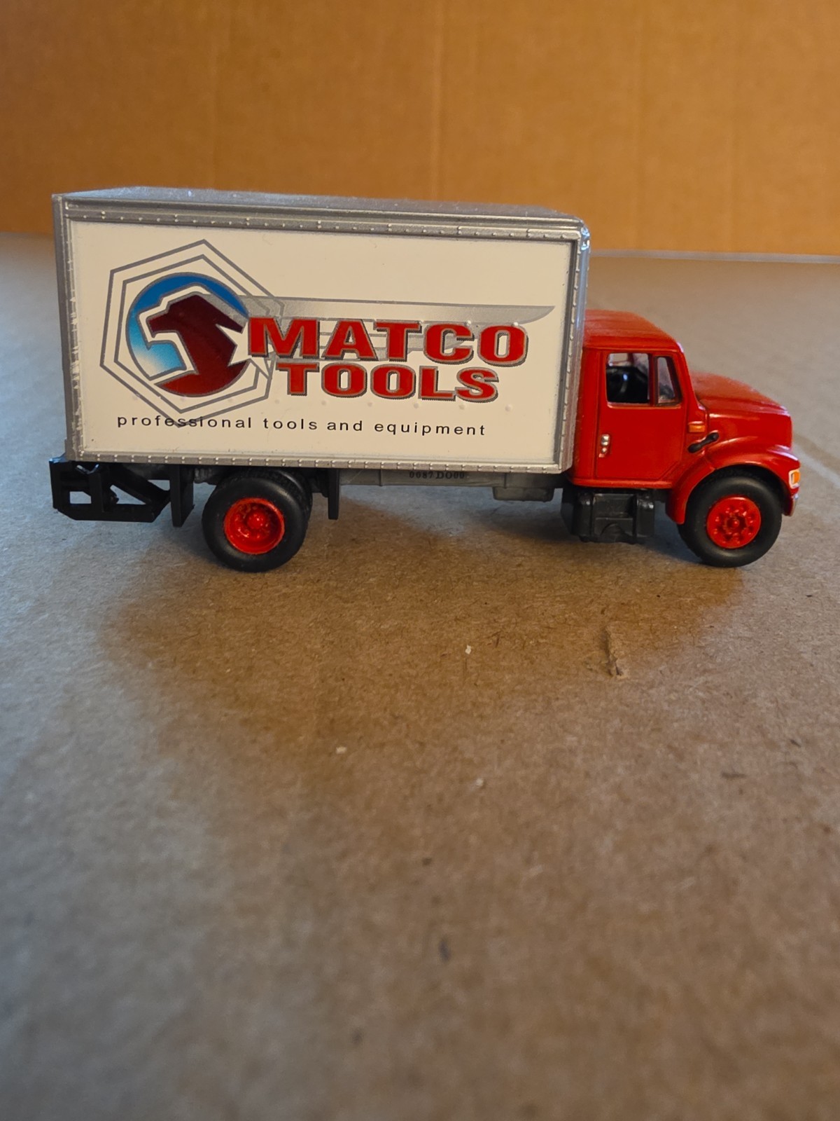 Vintage Johnny Lightning Matco Tools 1999 International Cargo Truck