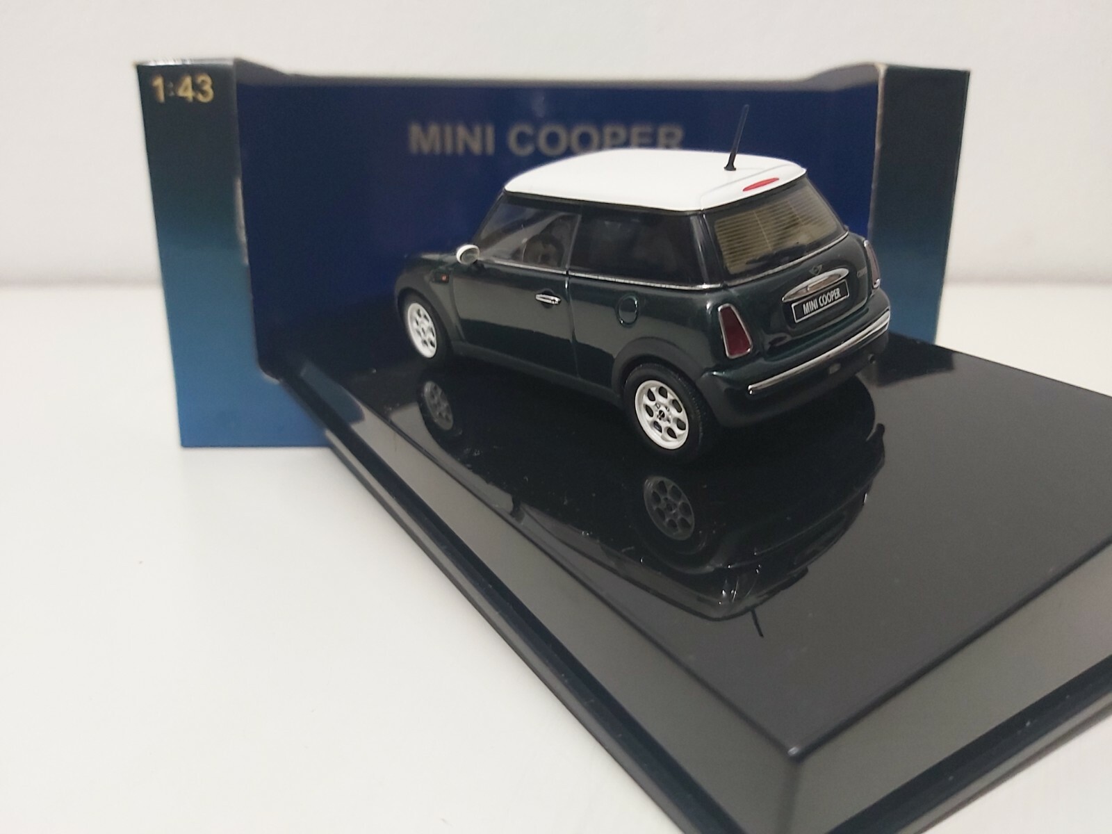 BMW Mini Cooper (Racing Green) 1:43 AUTOart
