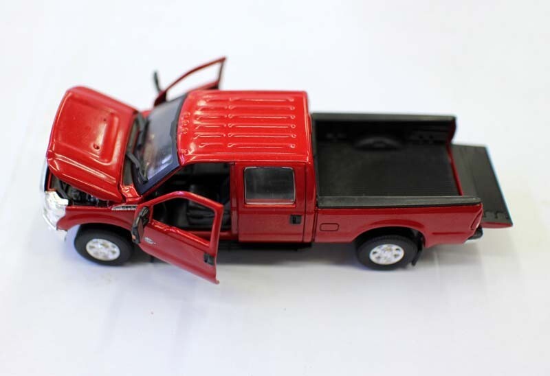 Metal 1/64 Scale Ford F250 Pickup Truck Double Seat Diecast Alloy Toy Model Gift