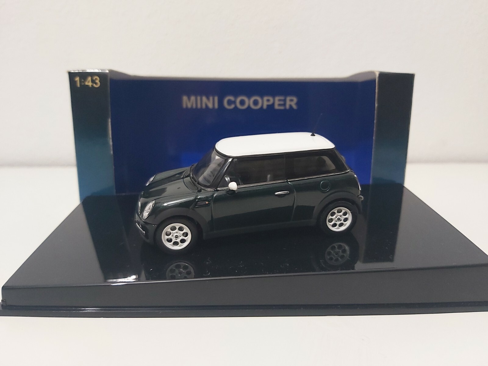 BMW Mini Cooper (Racing Green) 1:43 AUTOart