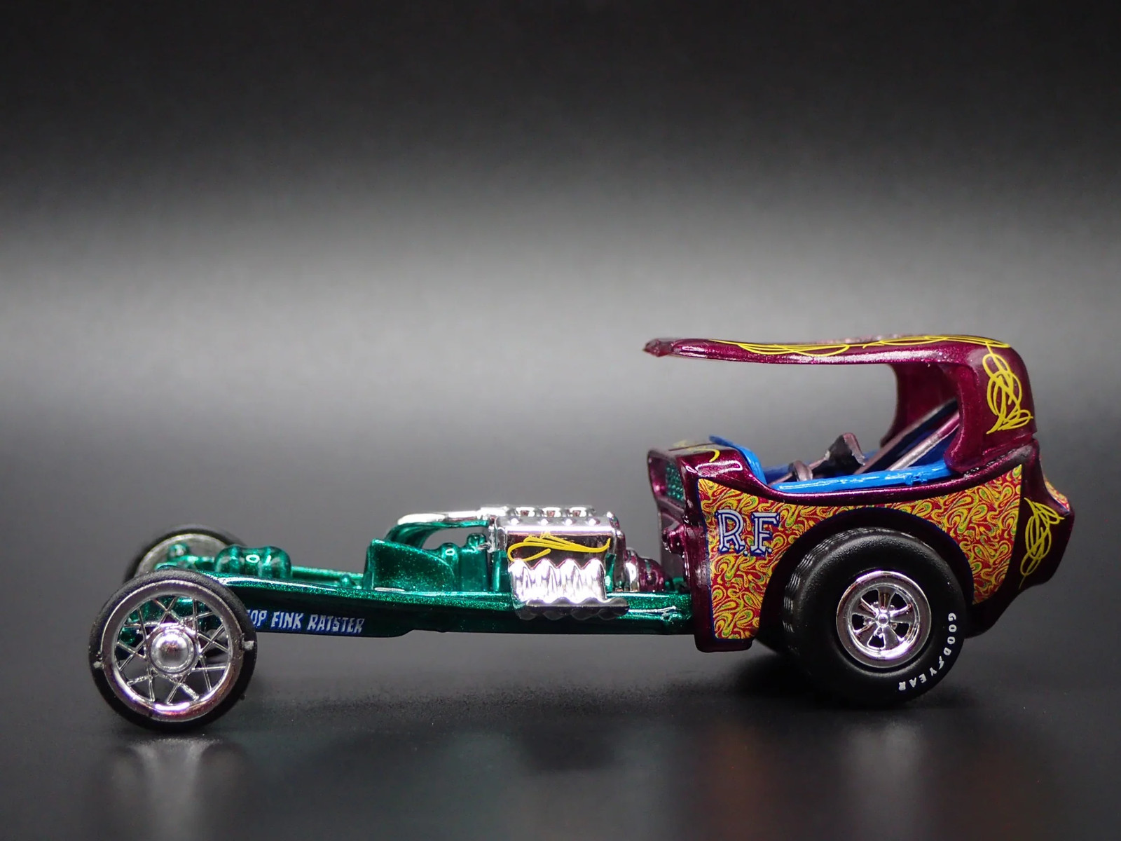 ED BIG DADDY ROTH RAT FINK CUSTOM DRAGSTER 1:64 SCALE DIORAMA DIECAST MODEL CAR