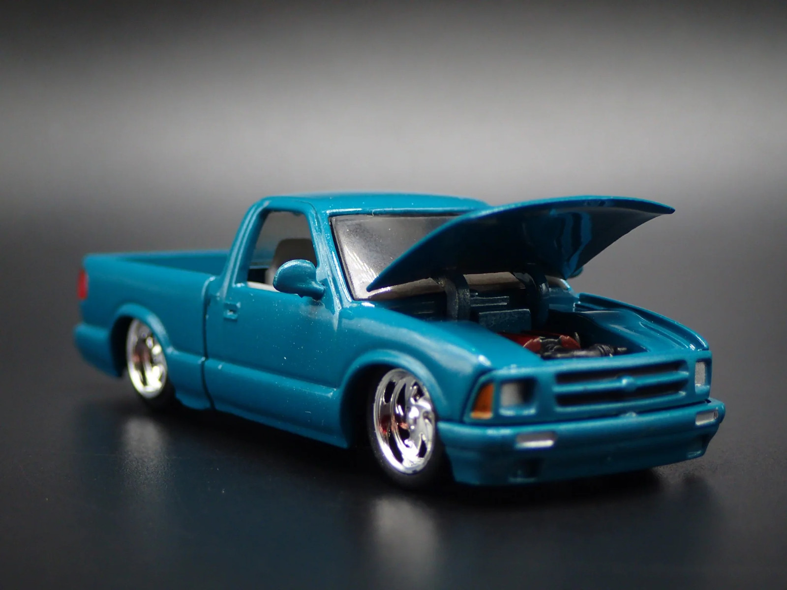 1995 95 CHEVY CHEVROLET S10 PICKUP TRUCK SINGLE CAB 1:64 SCALE DIECAST MODEL CAR