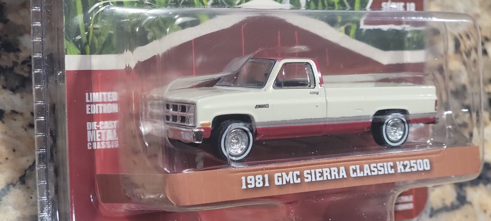 GREENLIGHT 1:64 1963 Chevrolet Impala SS Convertible Lowriders Series 6 GL63070C