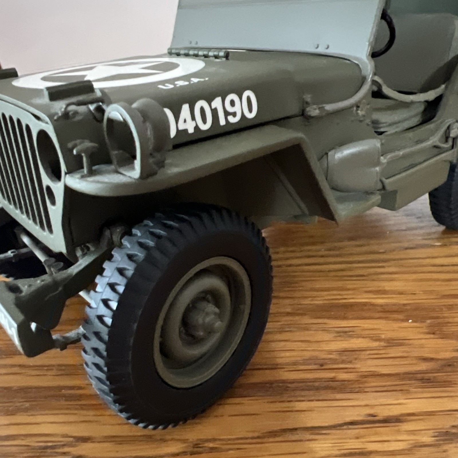 Danbury Mint 1940’s WWII Willy’s MB Scout Army Jeep with Linen Covered Top 1:16