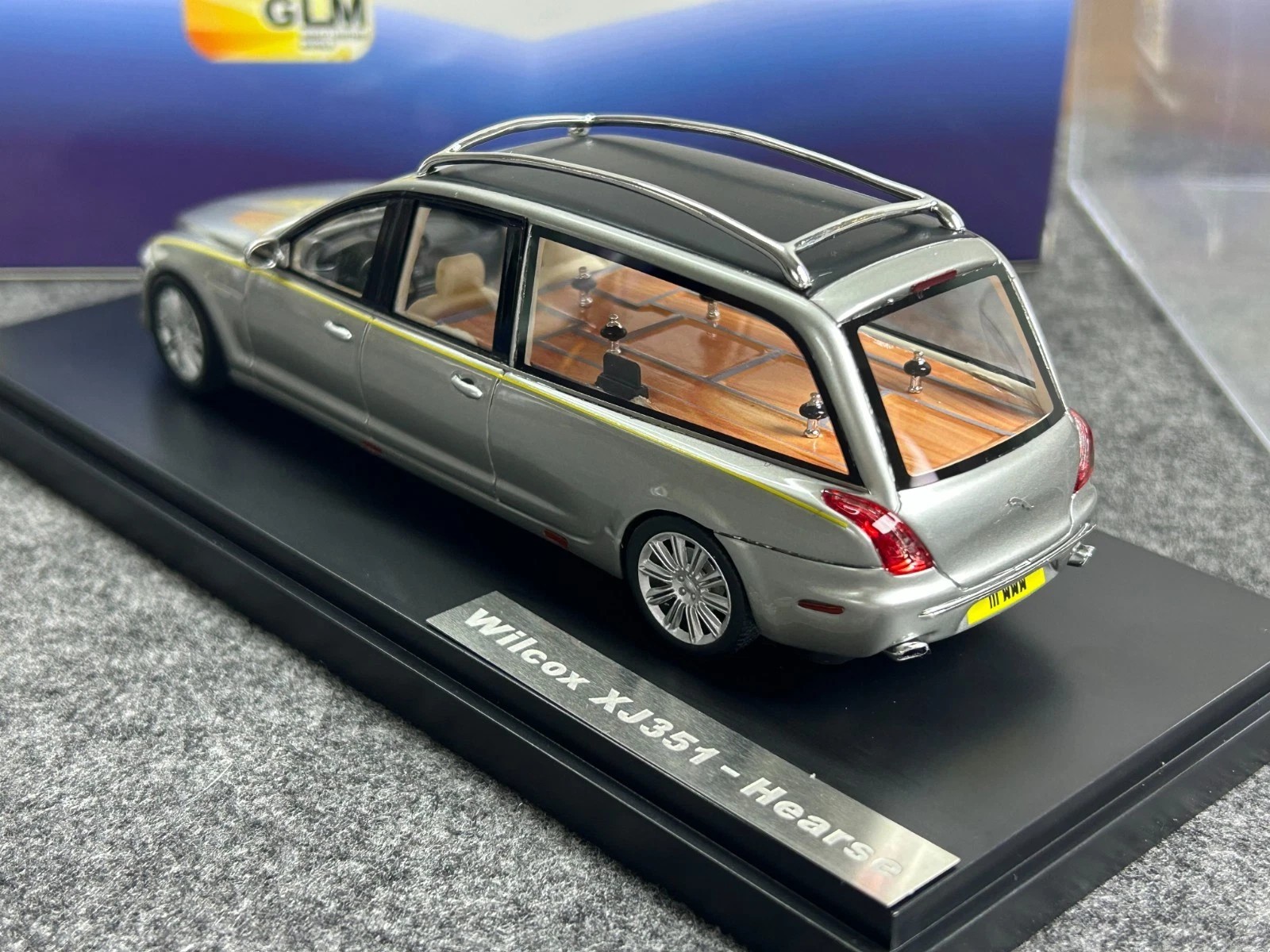 GLM 1/43 Jaguar XJ (X351) Hearse Wilcox Eagle Resin Car Model Silver Collection