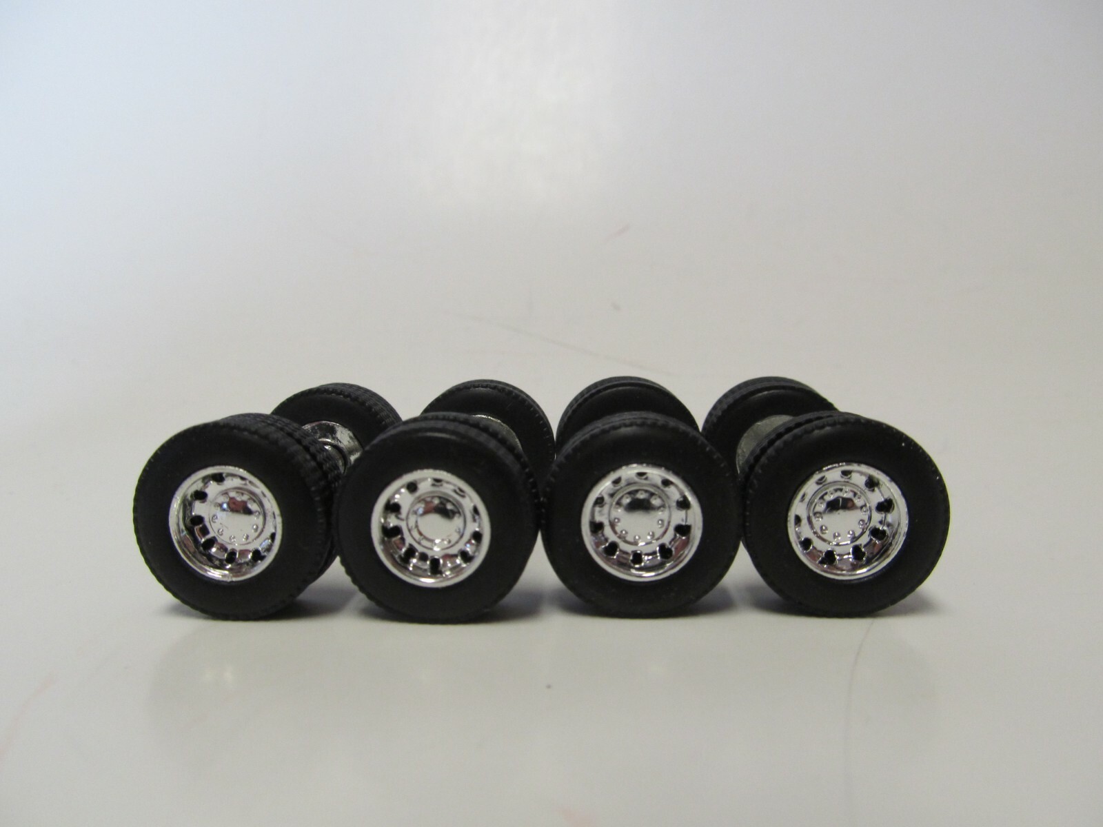 4 DCP 1/64 SCALE KENWORTH, PETERBILT, INTERNATIONAL CHROME WHEELS & TIRES