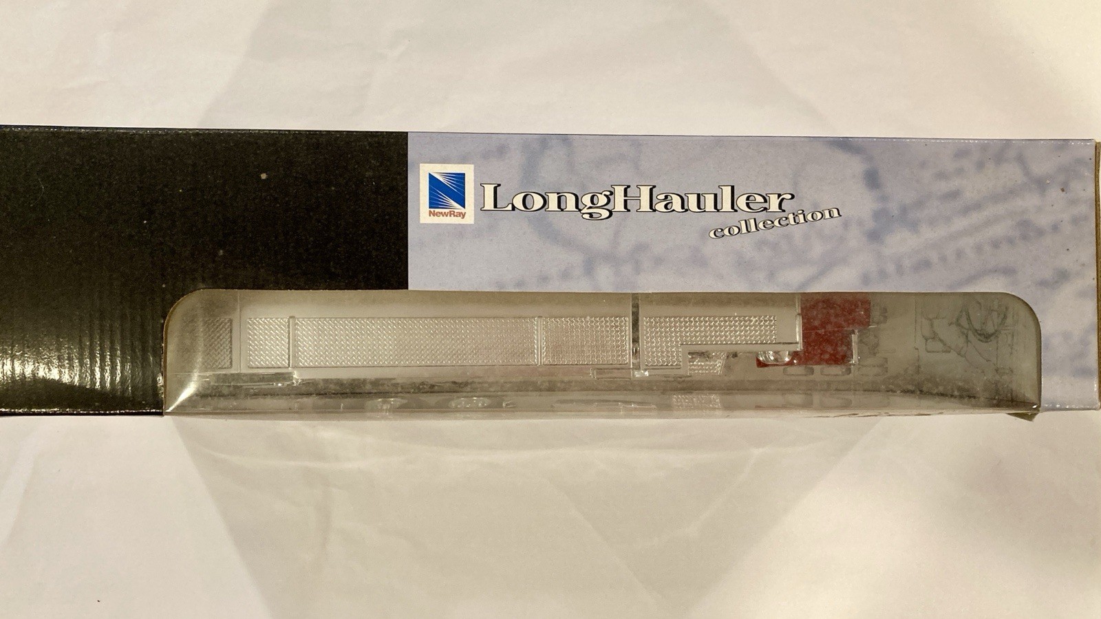 New-Ray LongHauler Collection 1:32 Peterbilt Model 379 Diecast Truck Red/Silver